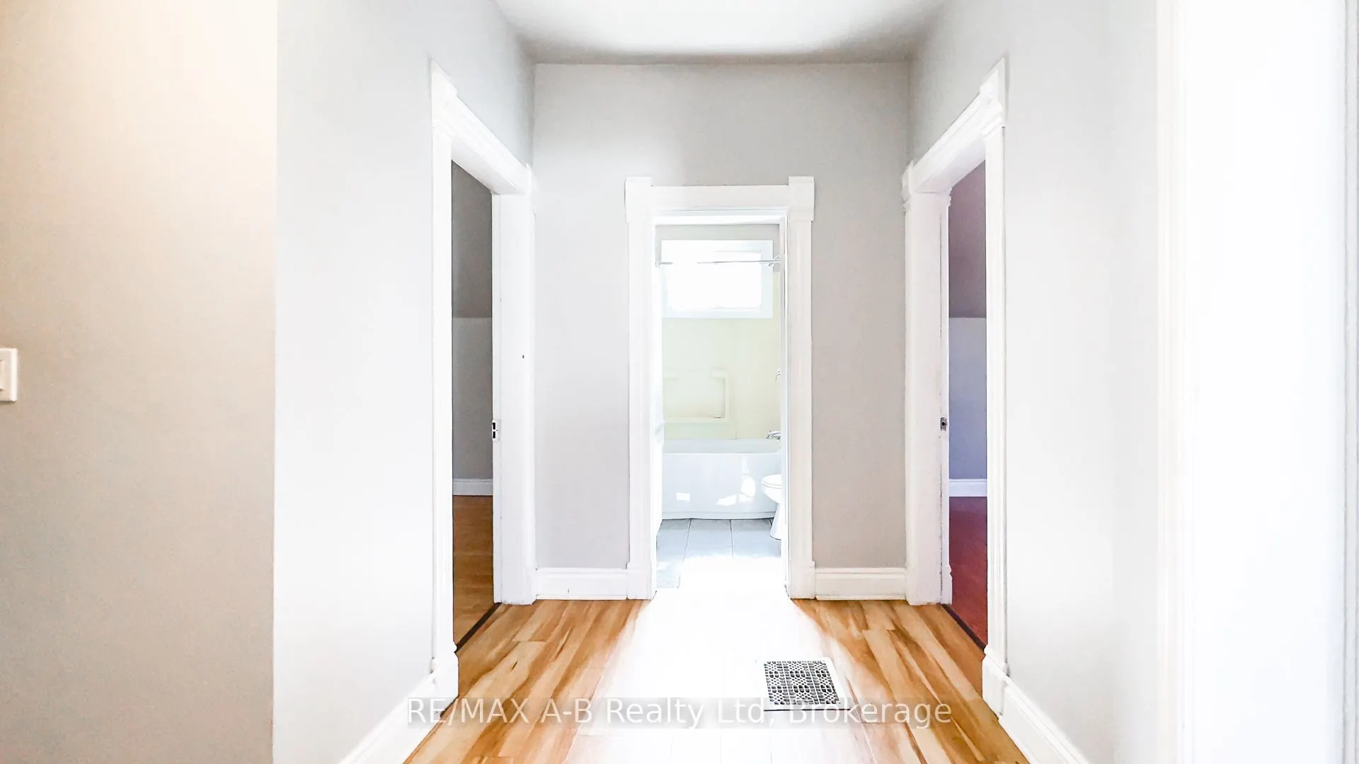 193 Water Street S