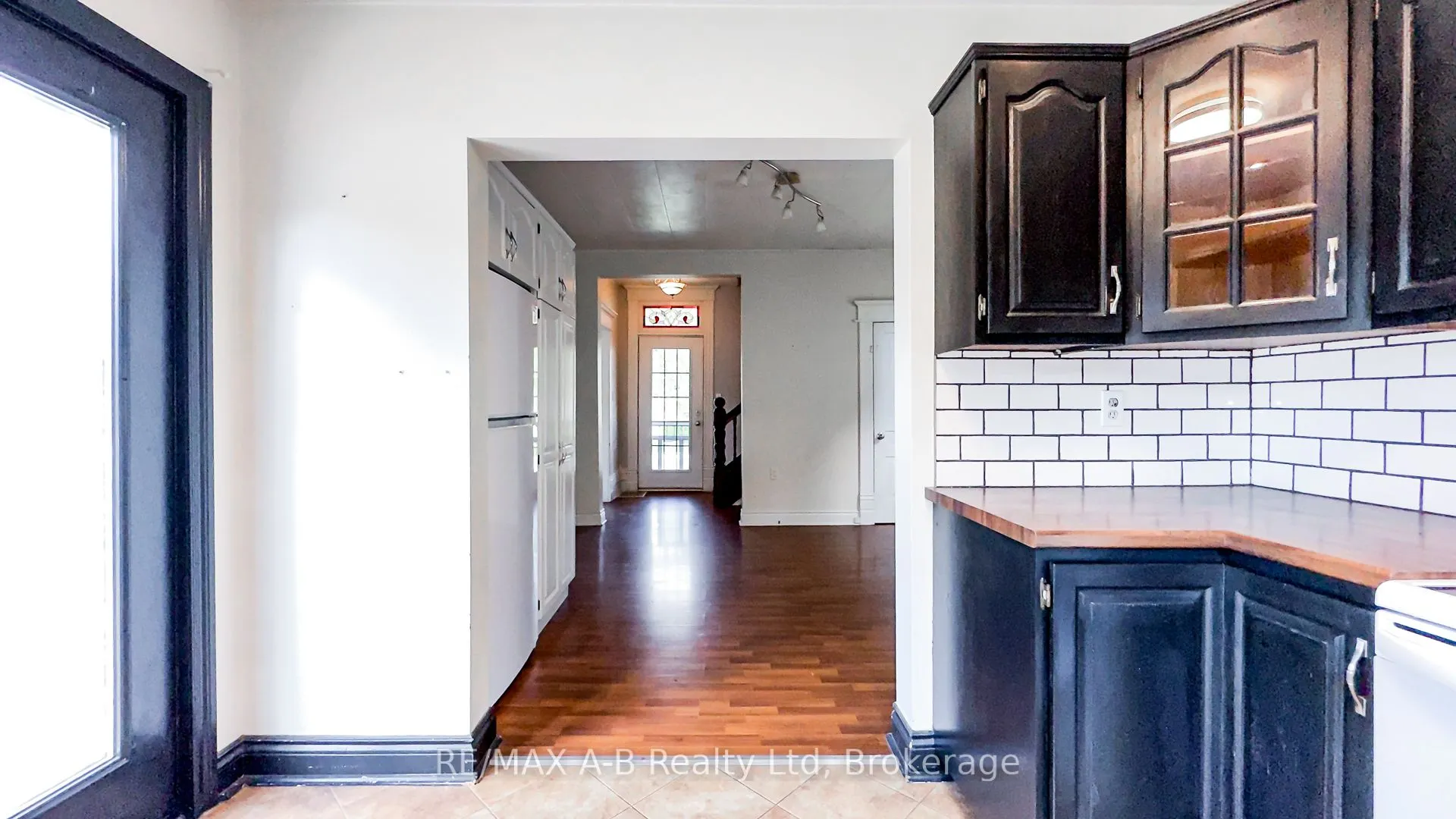 193 Water Street S