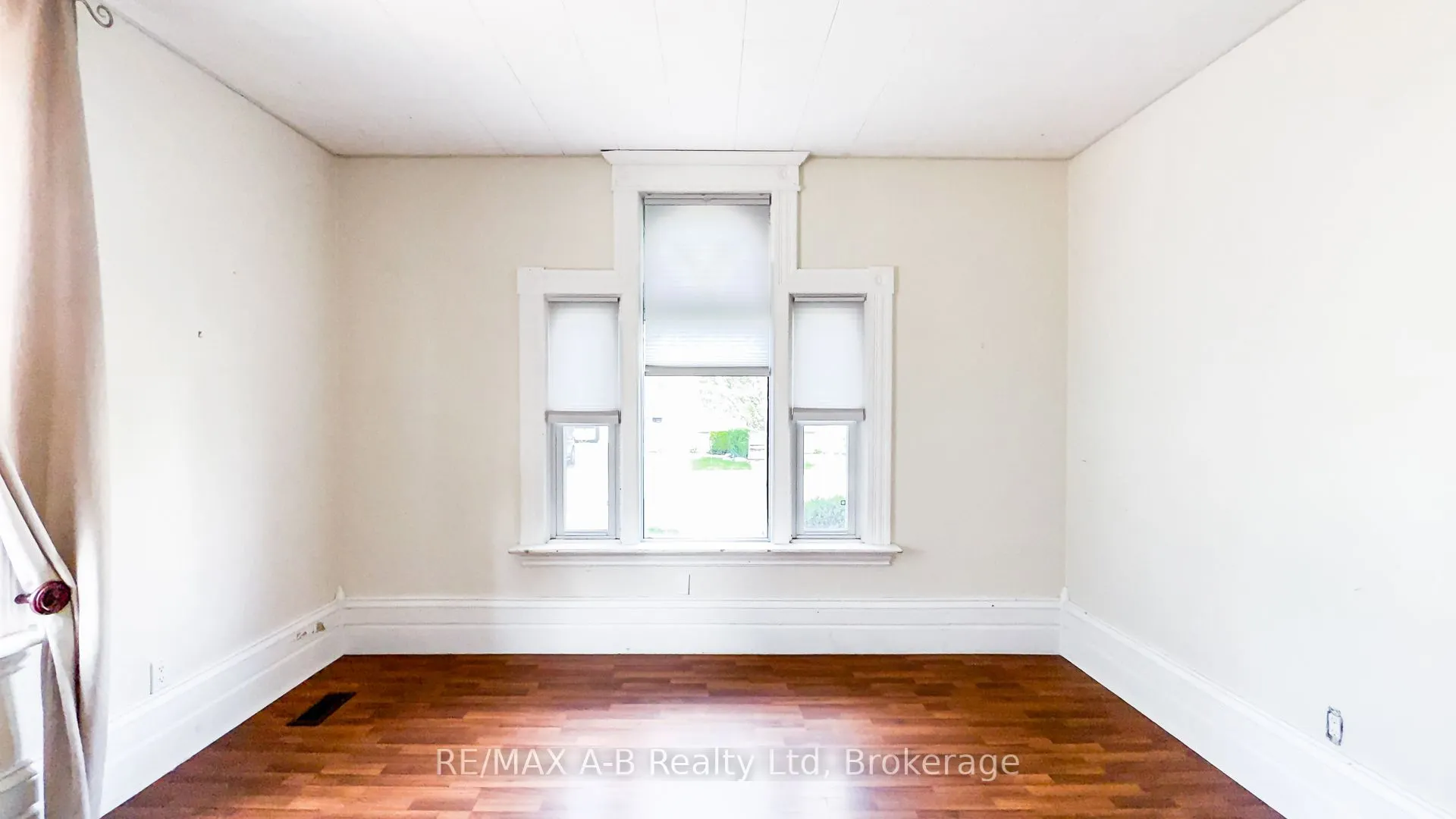 193 Water Street S