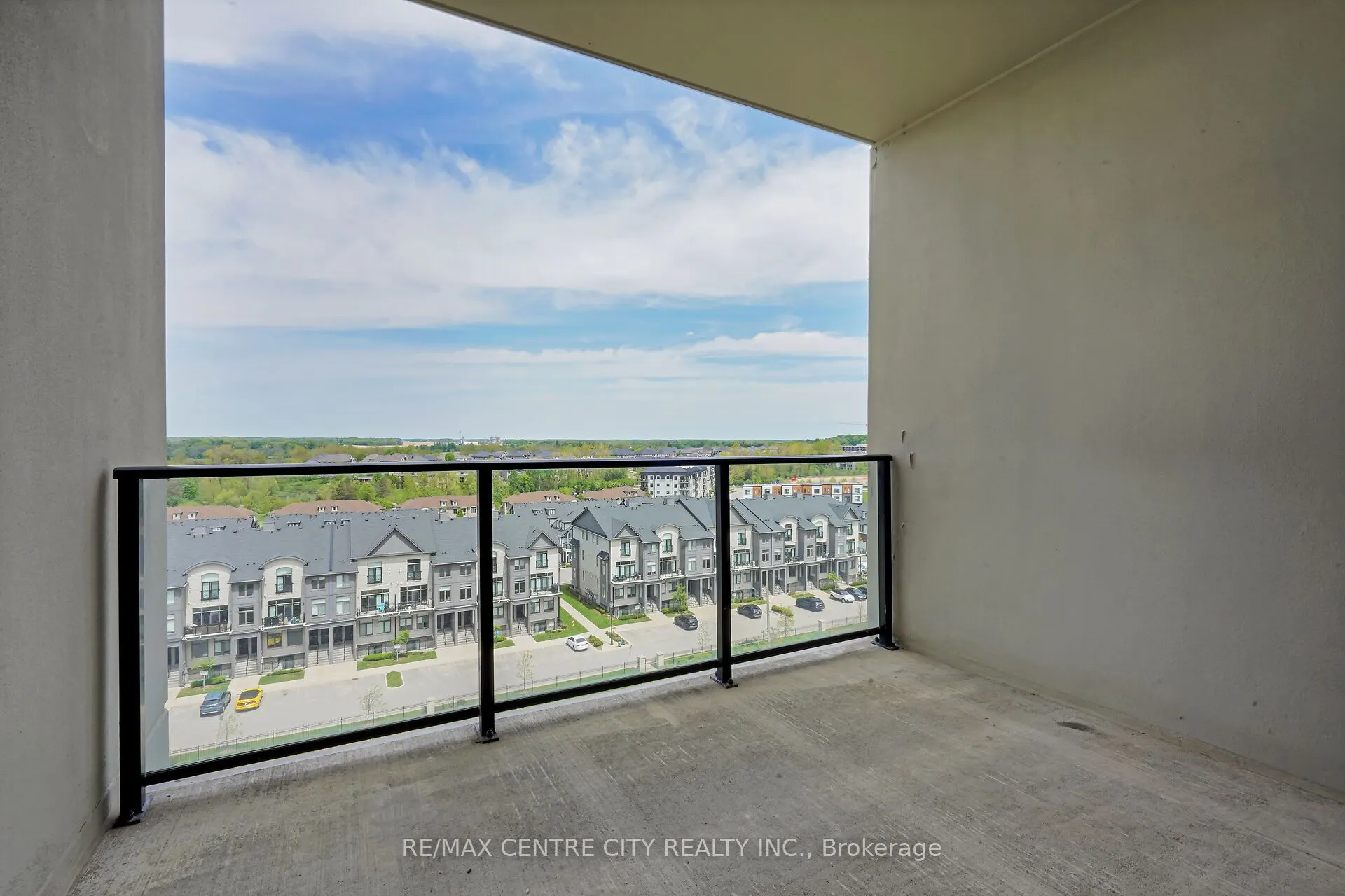 260 Villagewalk Boulevard #801
