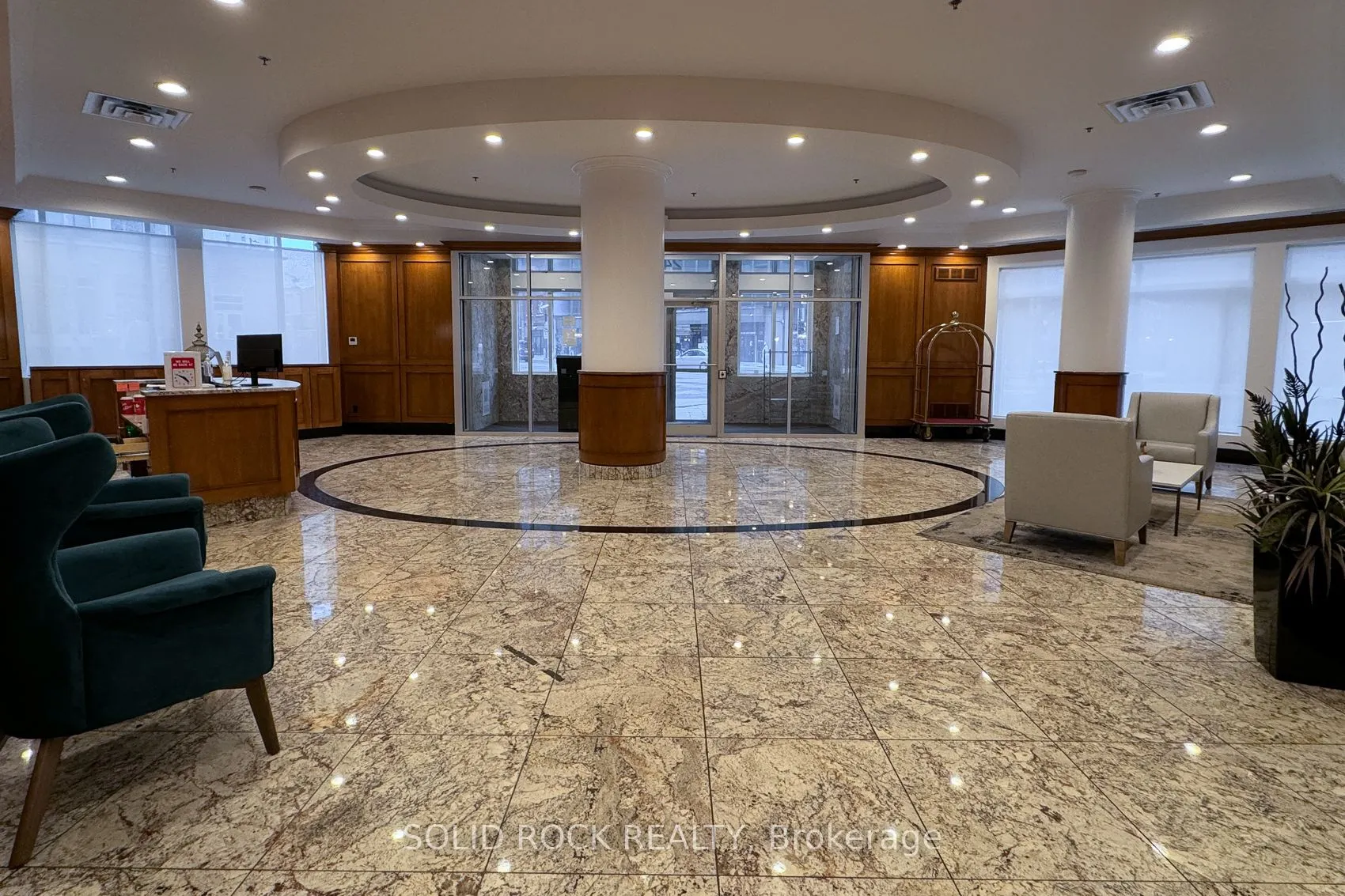 242 Rideau Street, #502