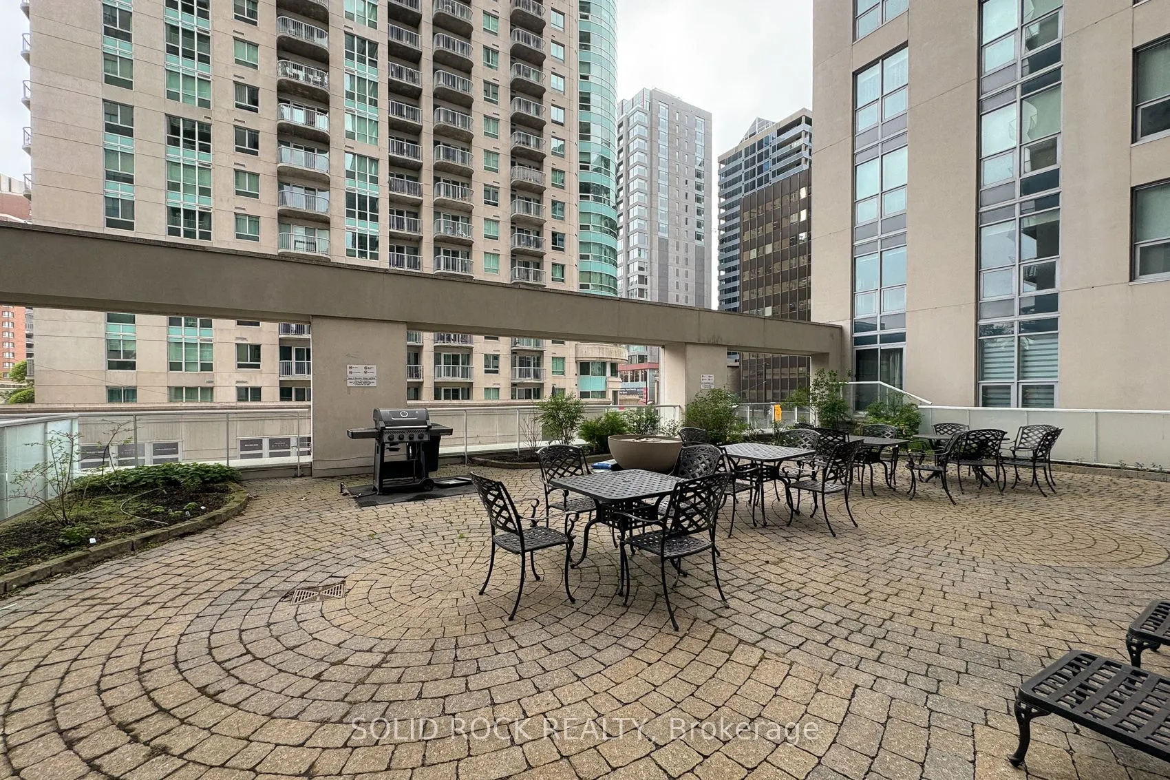 242 Rideau Street, #502