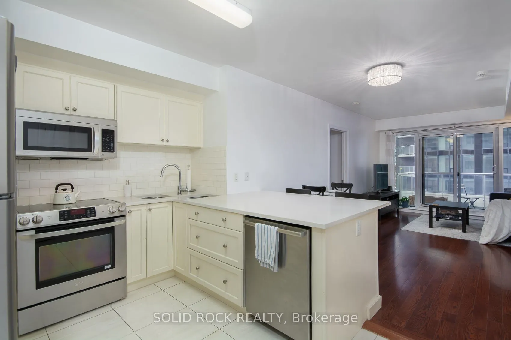 242 Rideau Street, #502