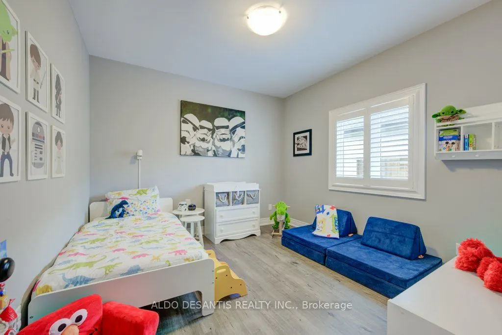 3526 Canfield Crescent