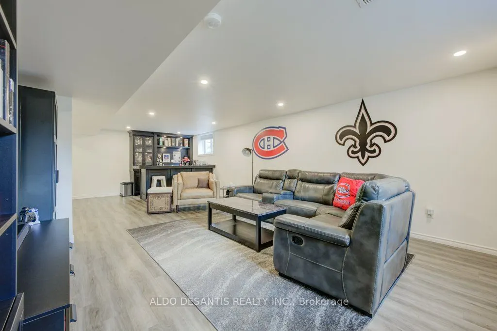 3526 Canfield Crescent