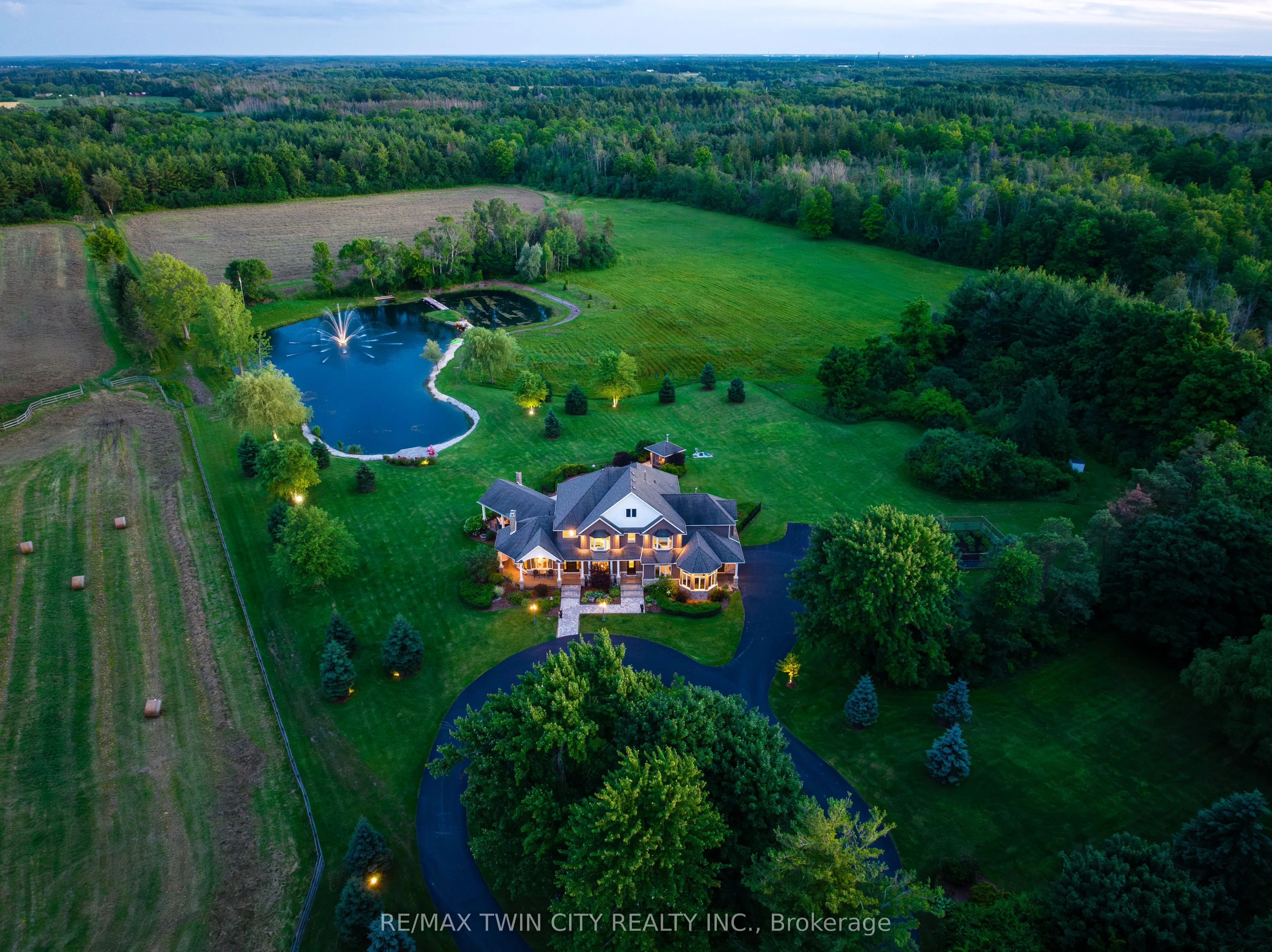 1532 6th Concession Road W