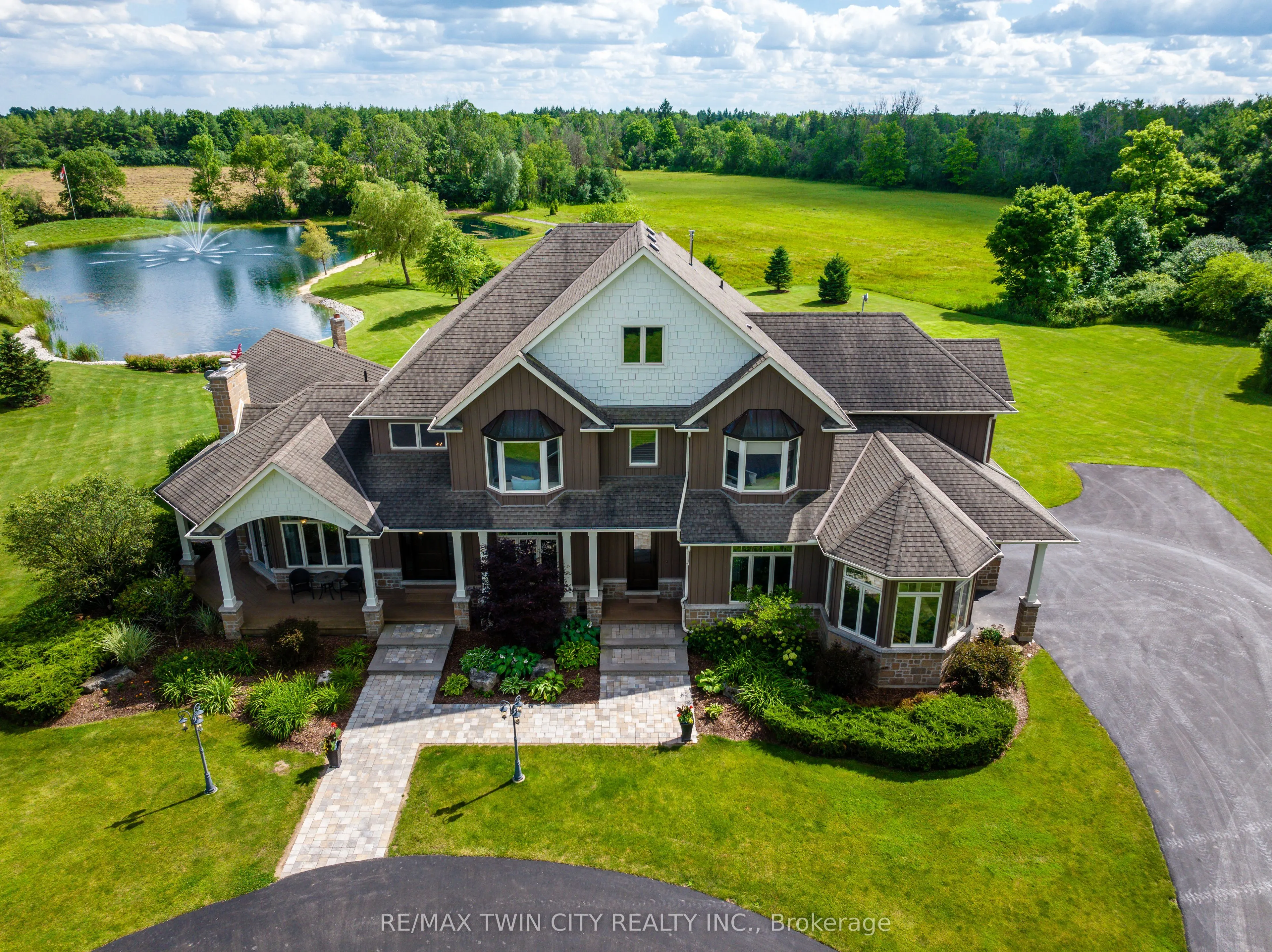 1532 6th Concession Road W