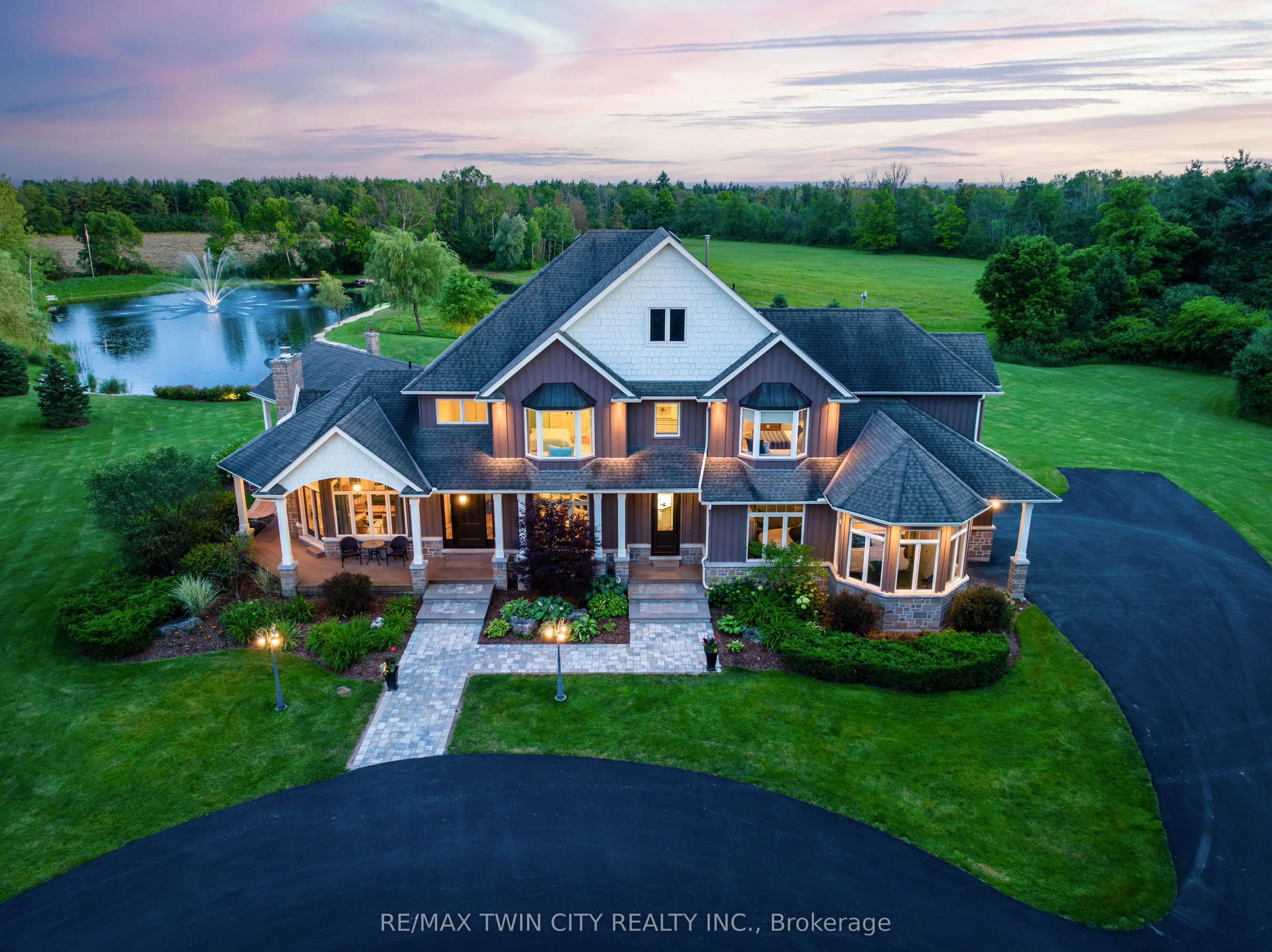 1532 6th Concession Road W