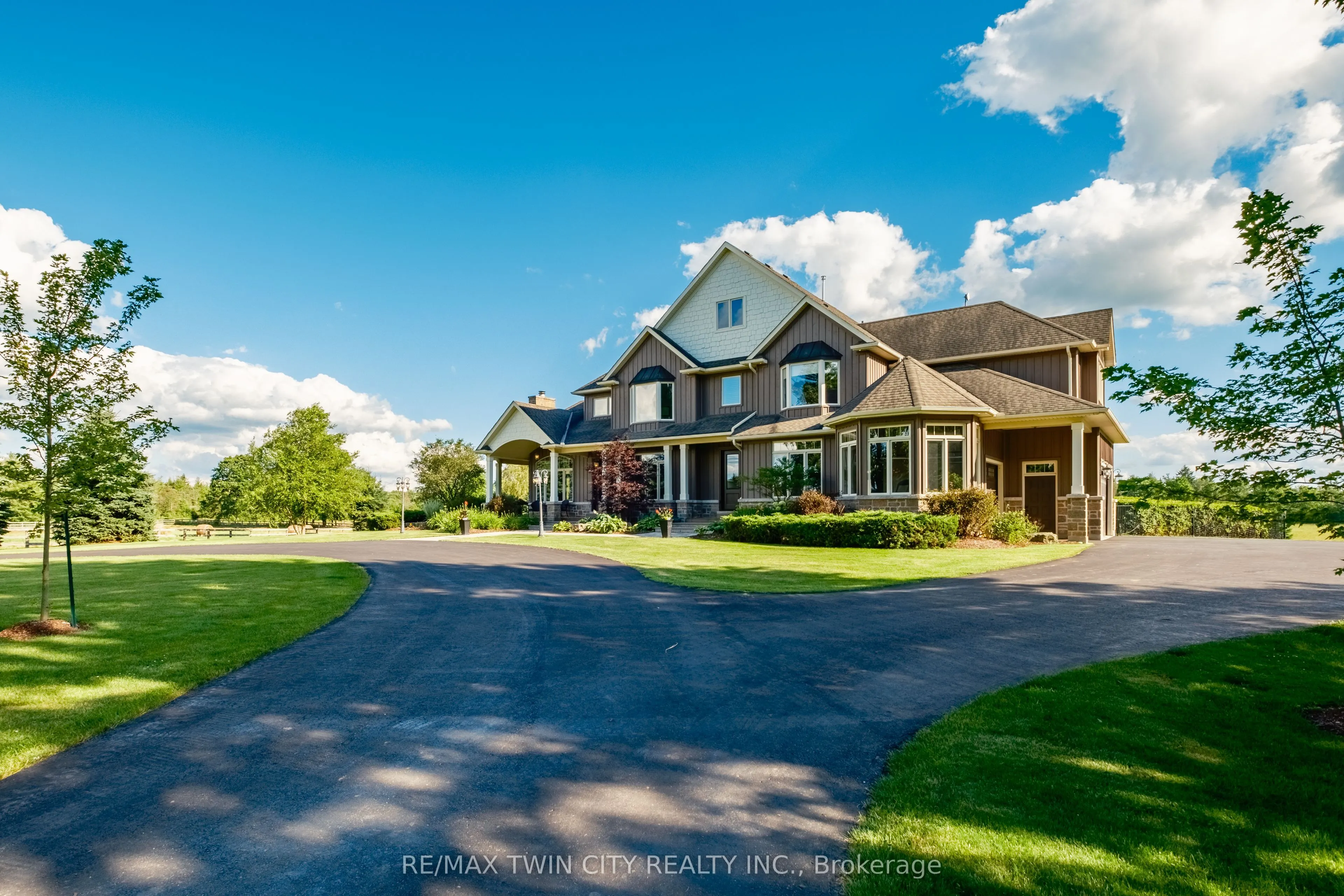 1532 6th Concession Road W
