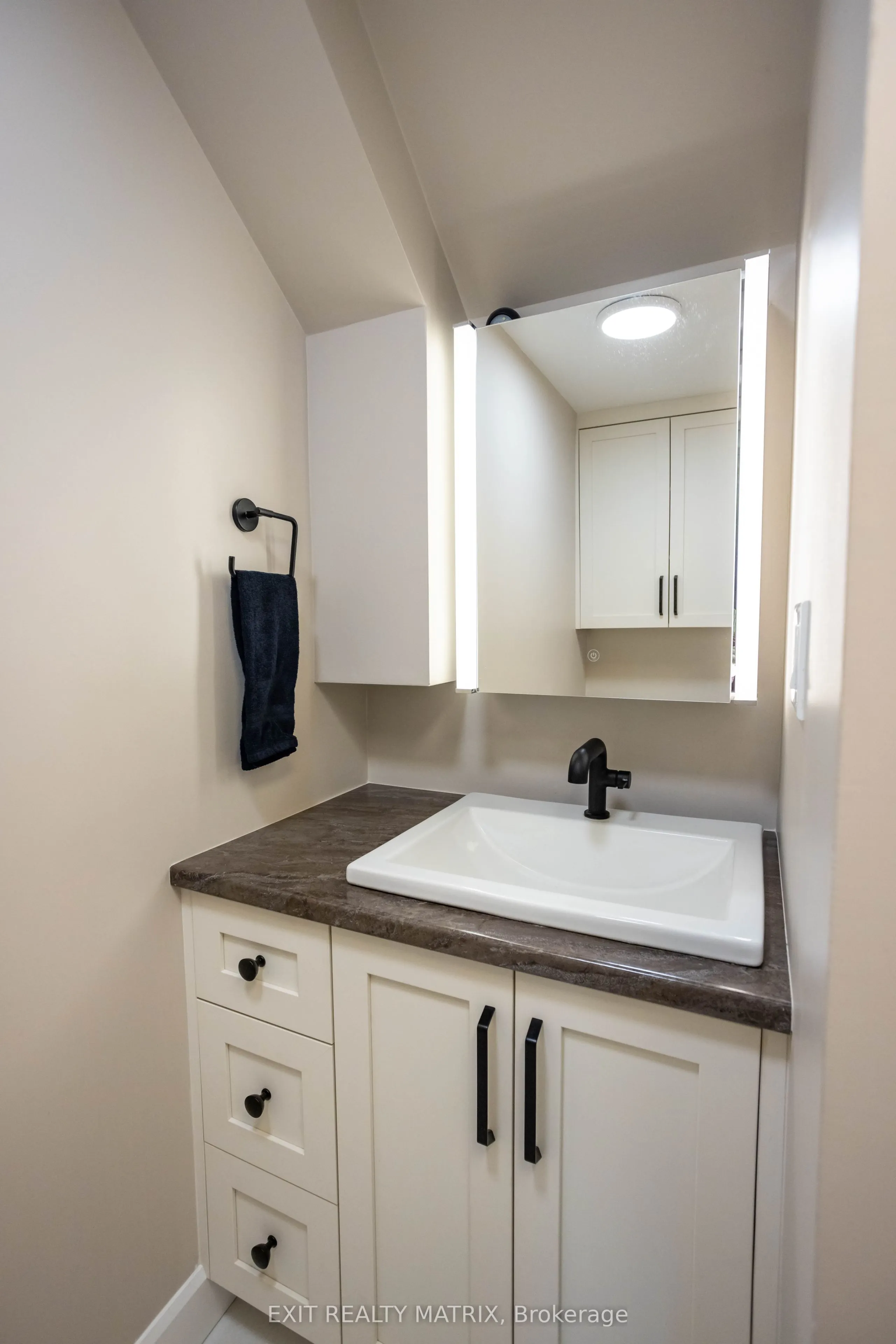 2418 Rideau Road
