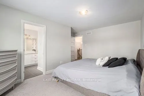 401 Voyageur Place