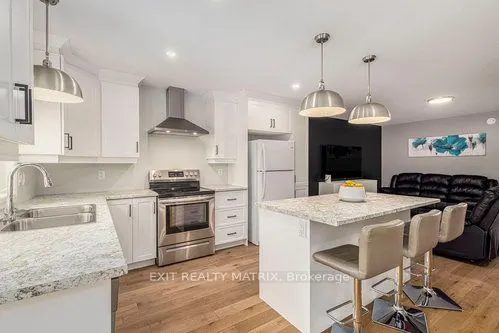 401 Voyageur Place