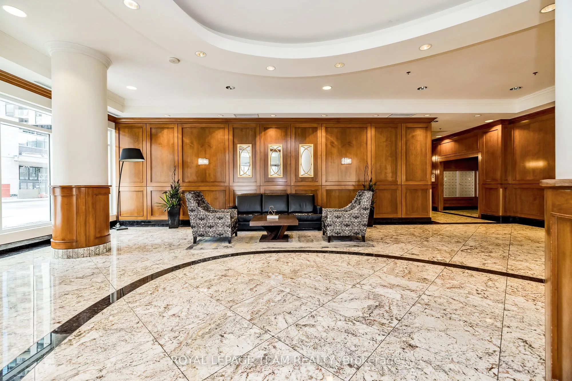242 Rideau Street, #1809