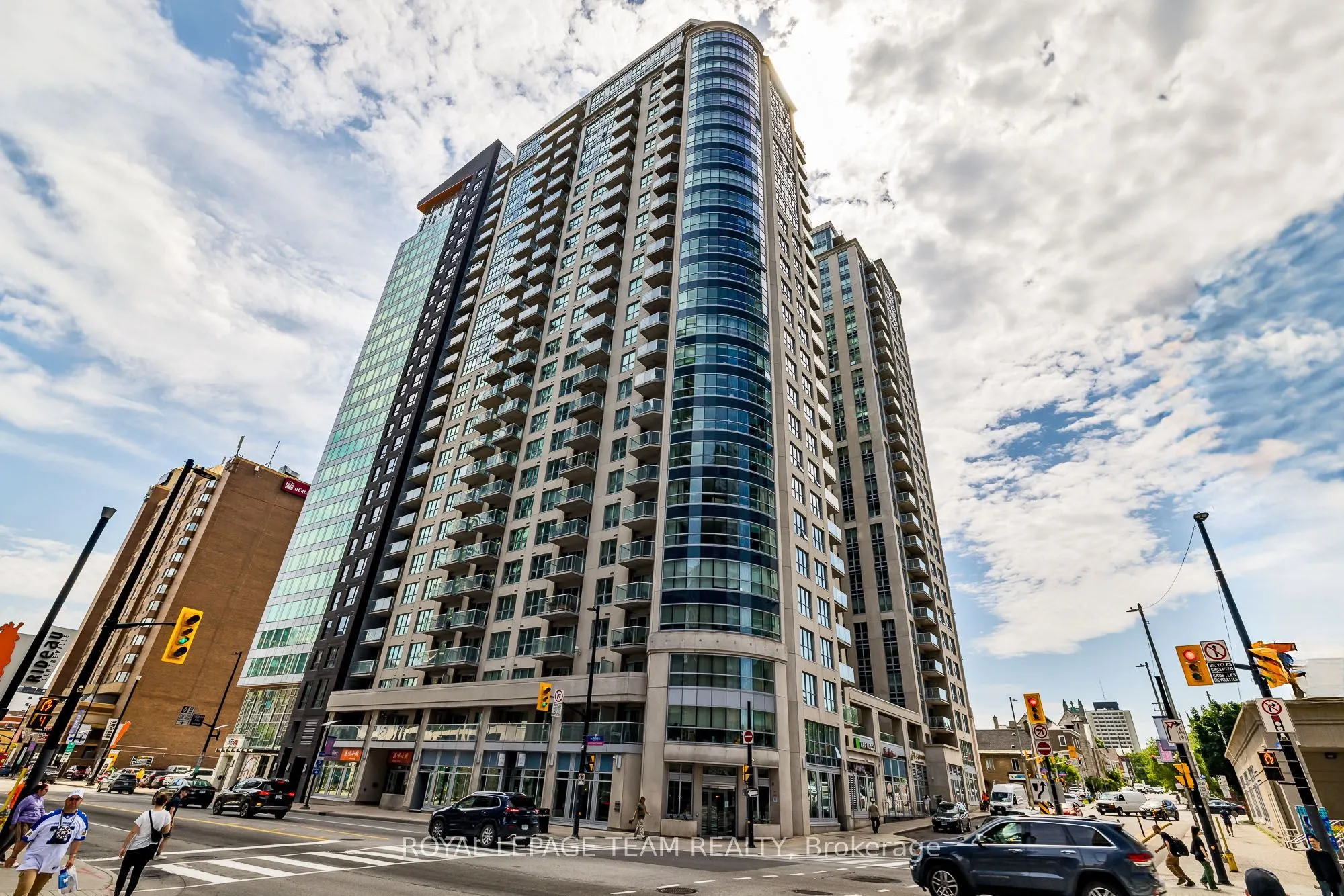 242 Rideau Street, #1809