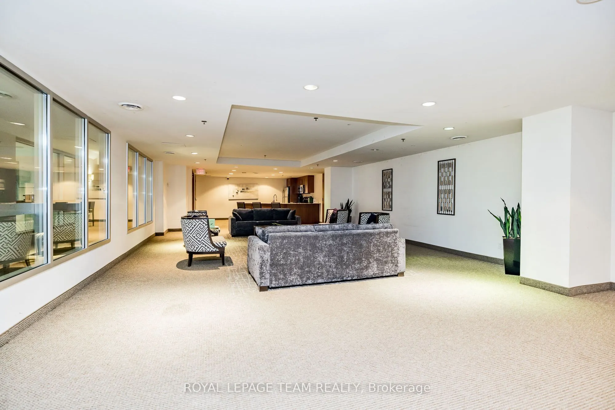 242 Rideau Street, #1809