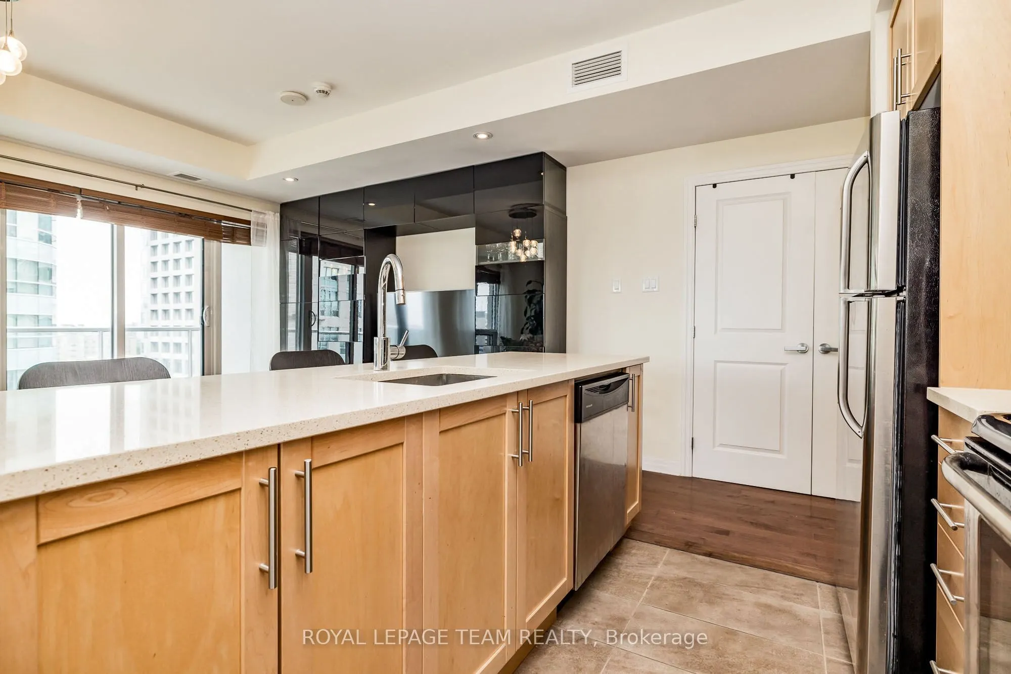 242 Rideau Street, #1809