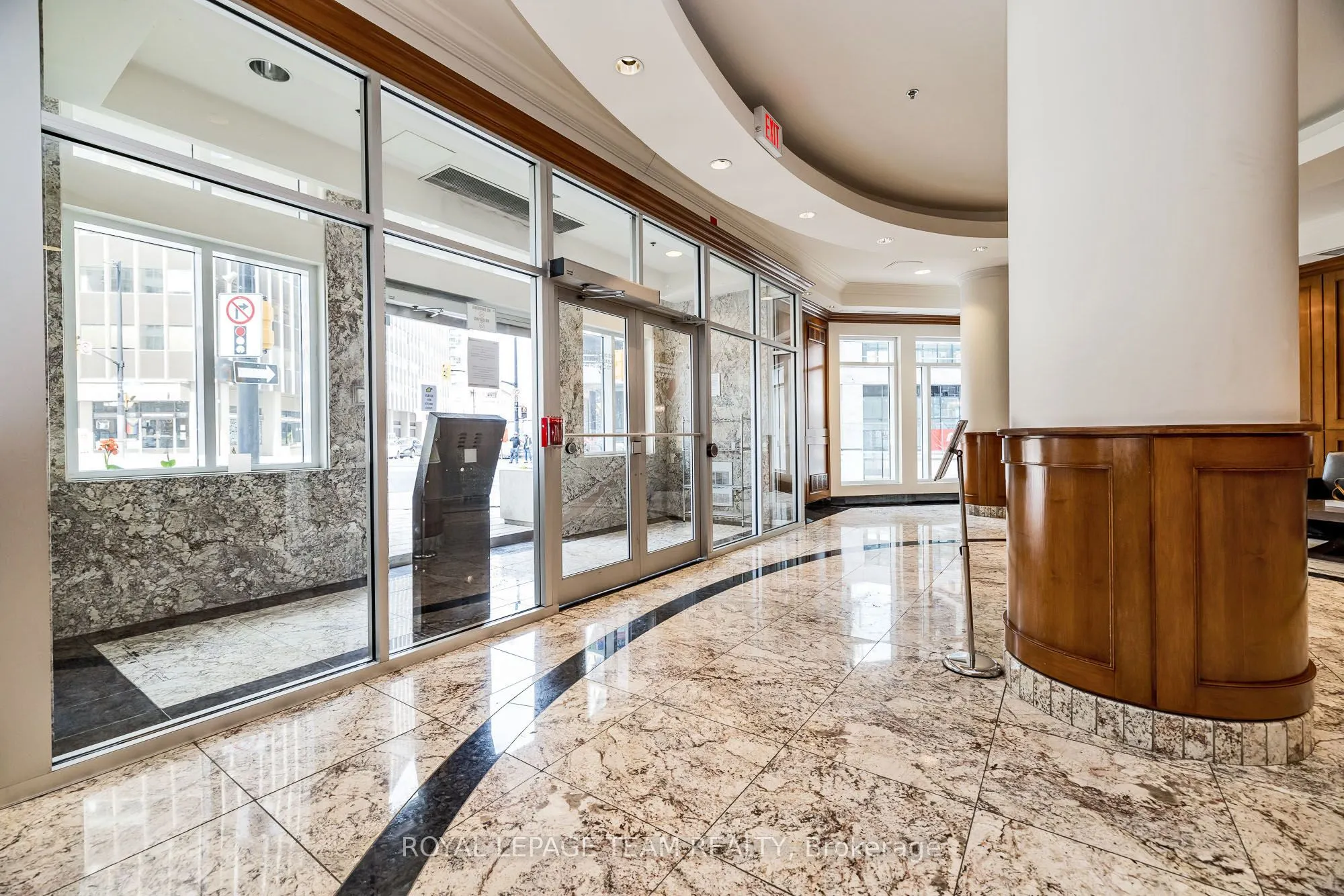 242 Rideau Street, #1809