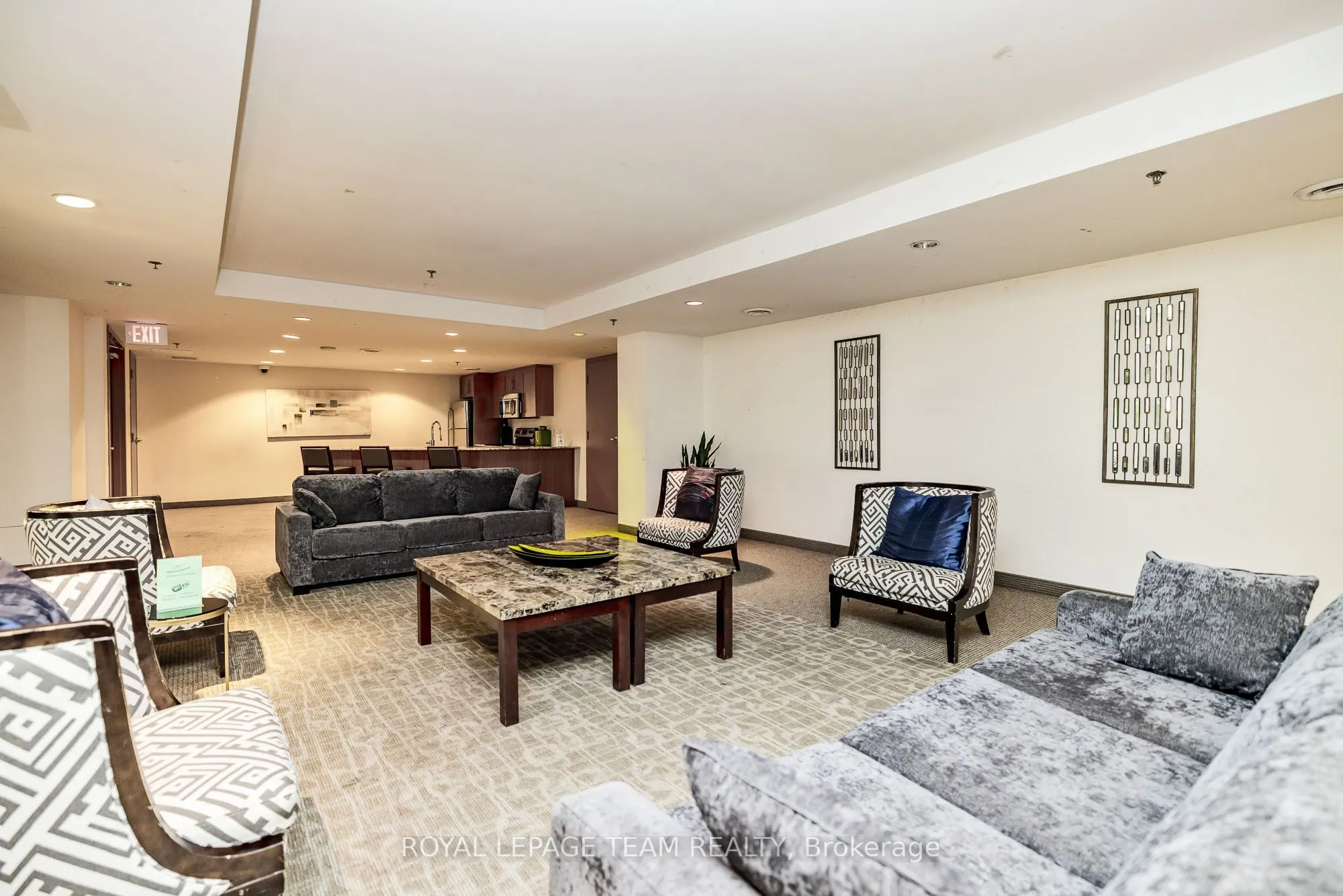 242 Rideau Street, #1809