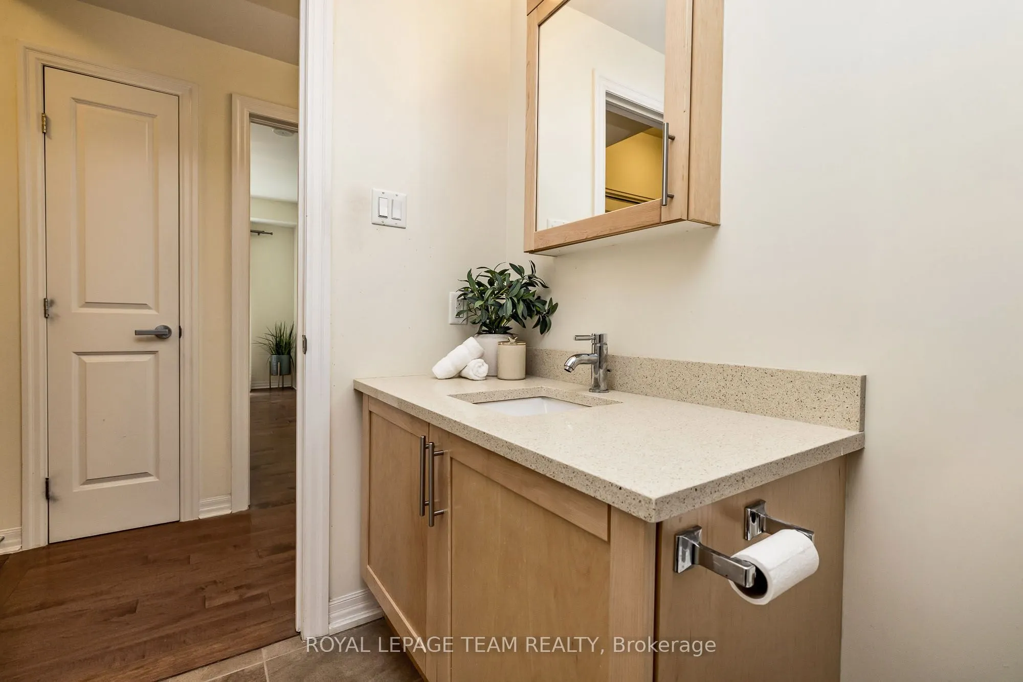 242 Rideau Street, #1809