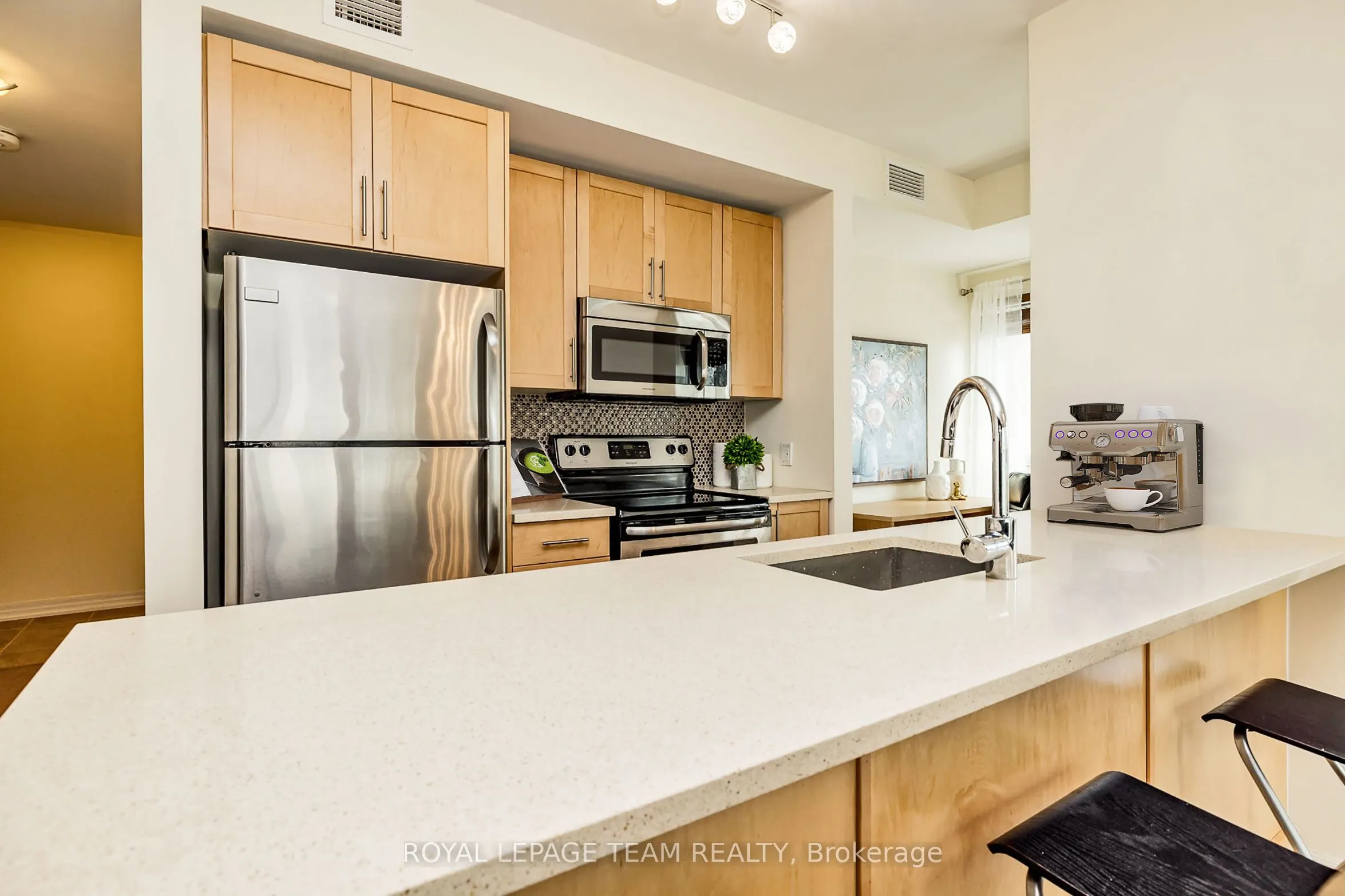 242 Rideau Street, #1809