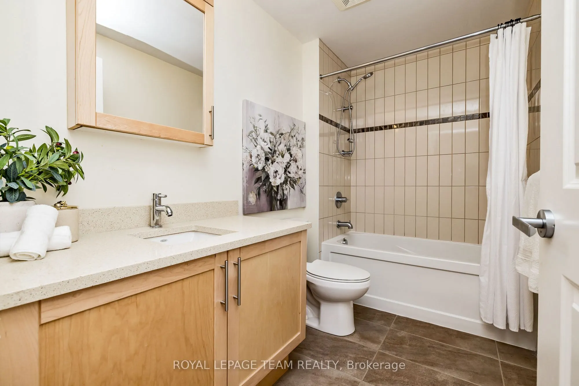 242 Rideau Street, #1809