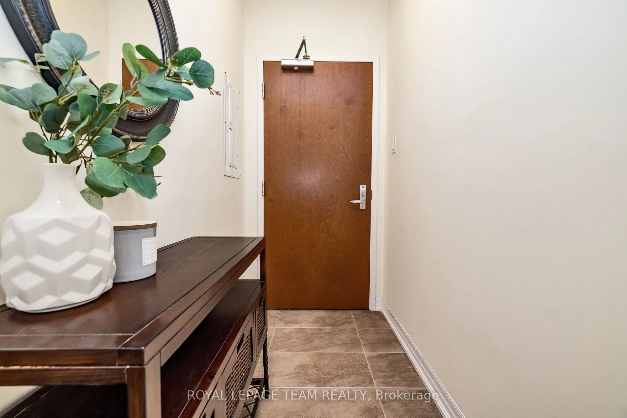 242 Rideau Street, #1809