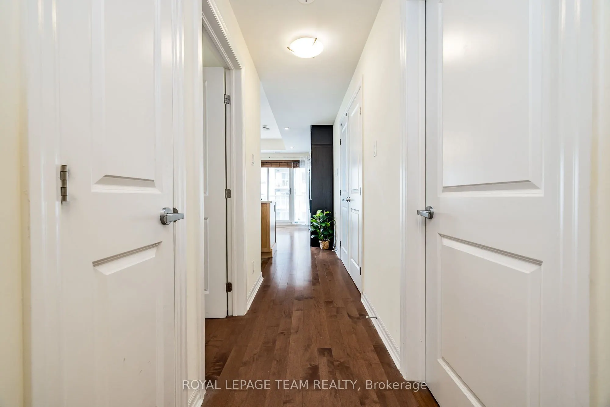 242 Rideau Street, #1809