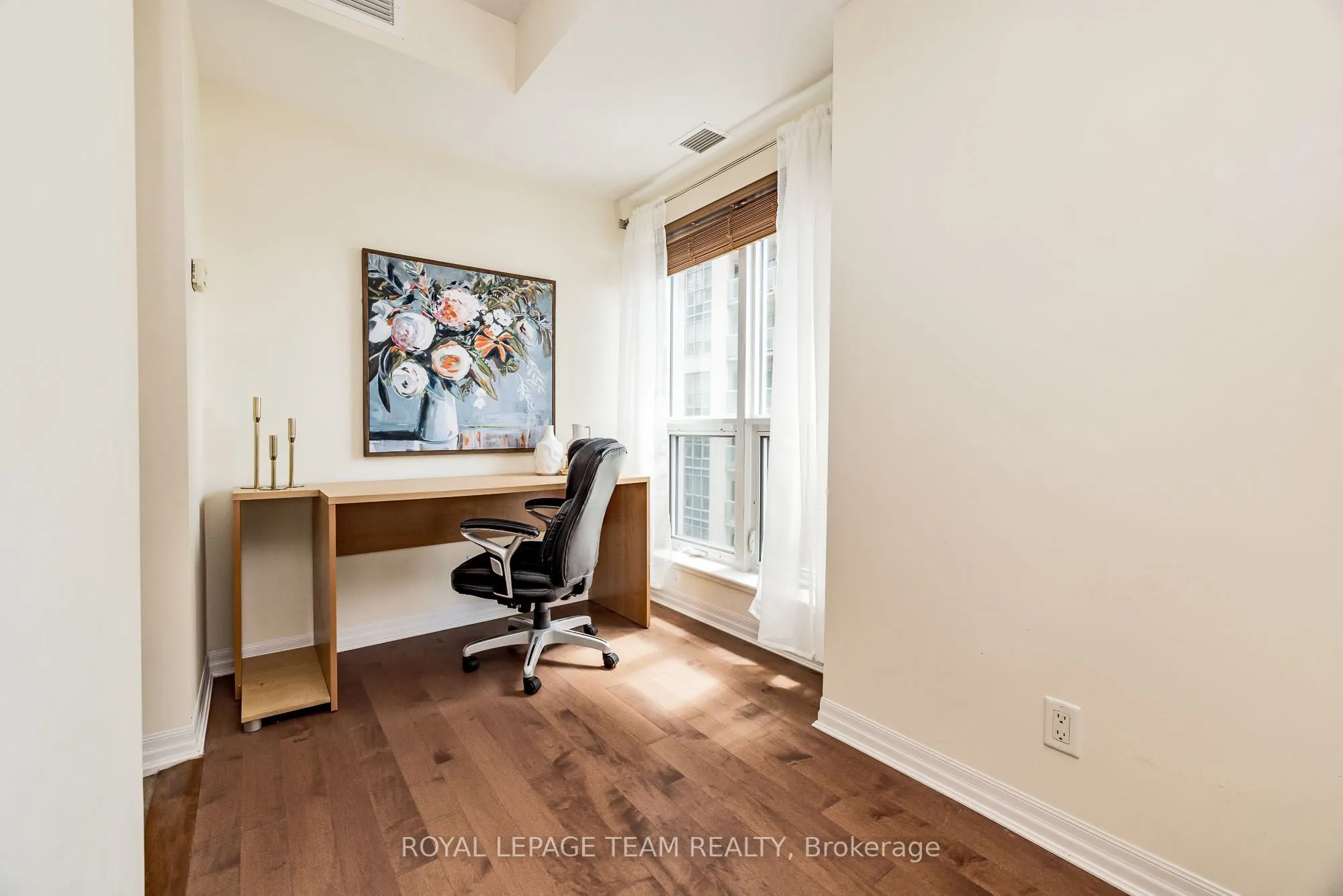 242 Rideau Street, #1809