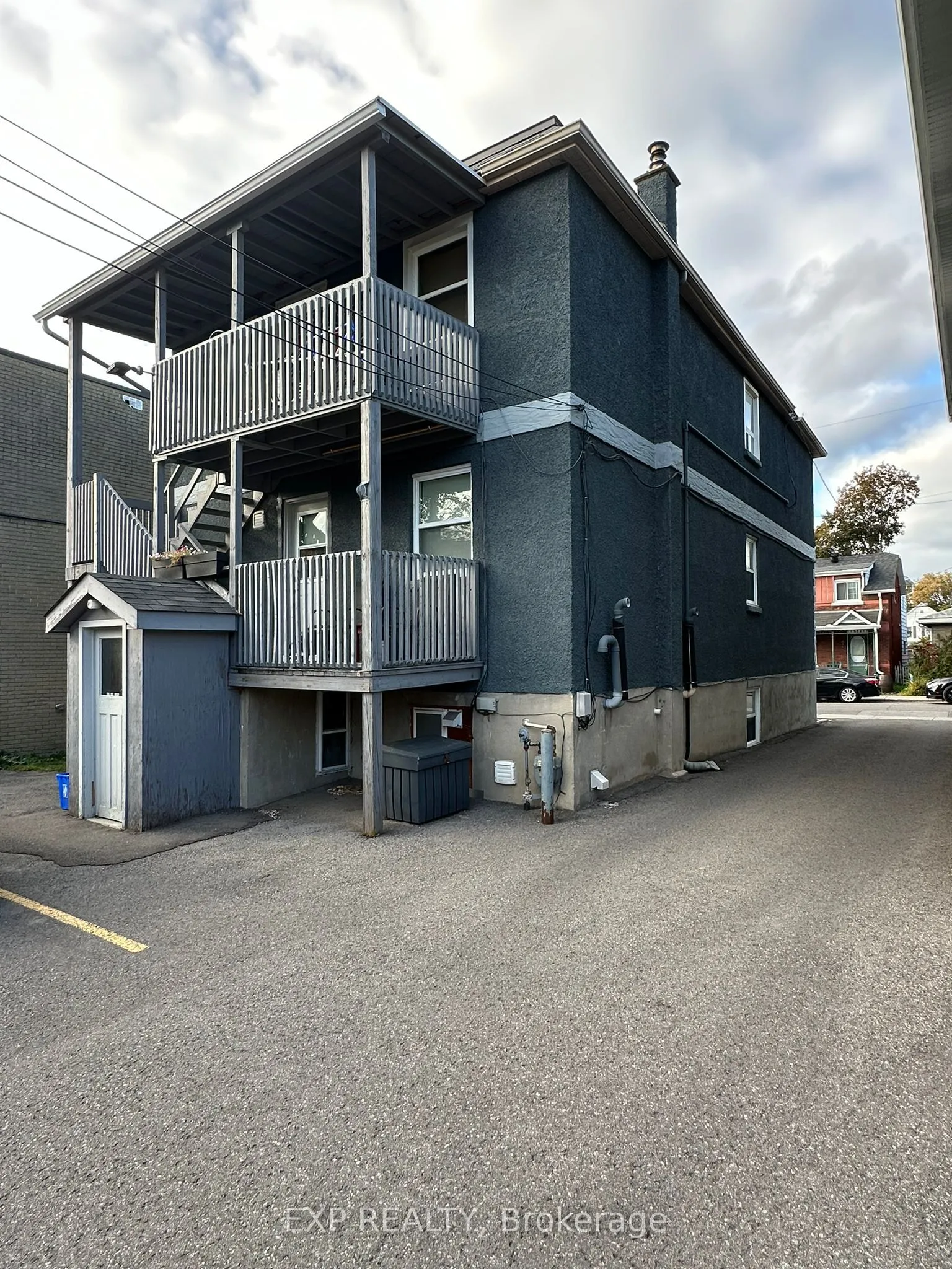 214 CARILLON Street