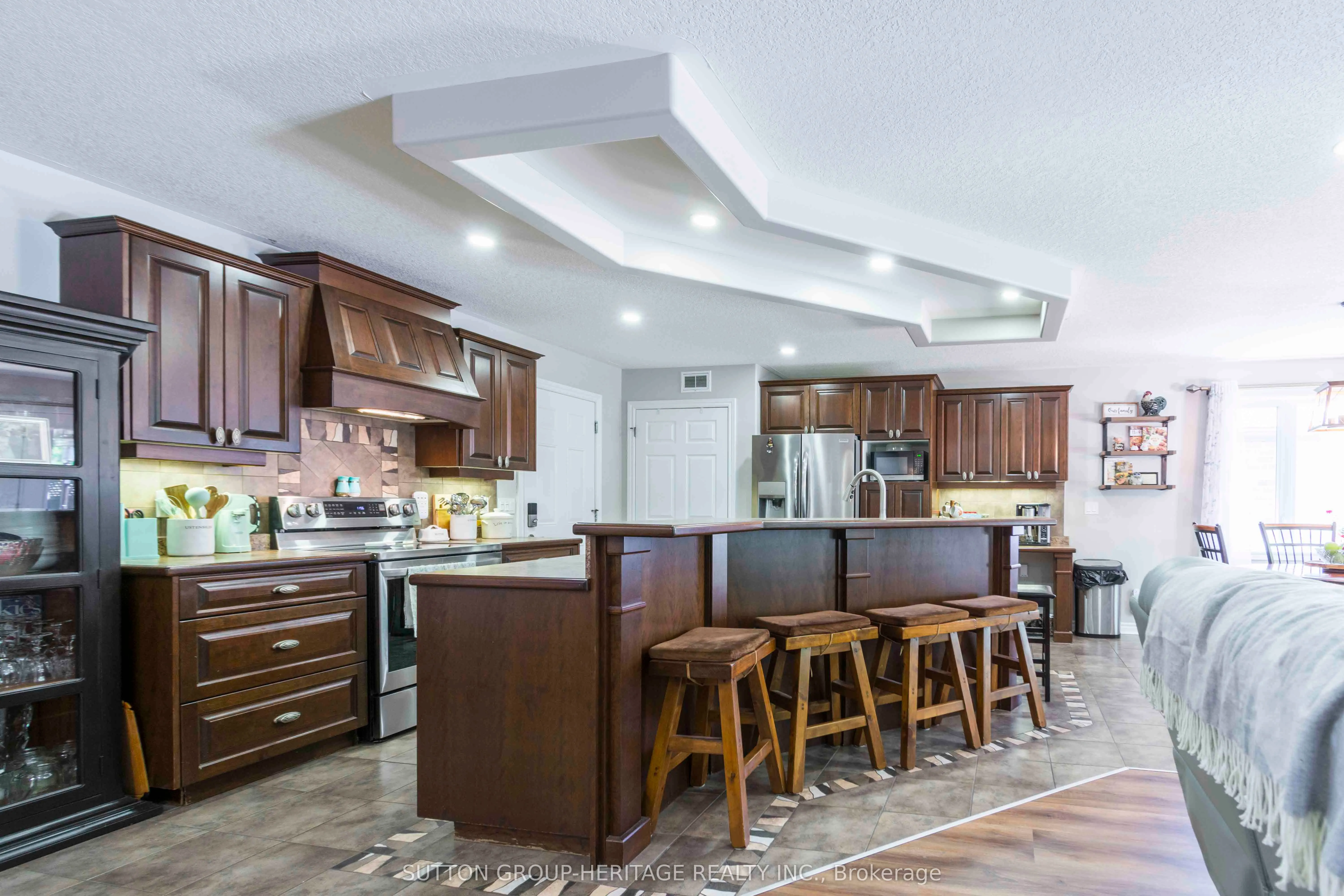 39 Lakewood Crescent