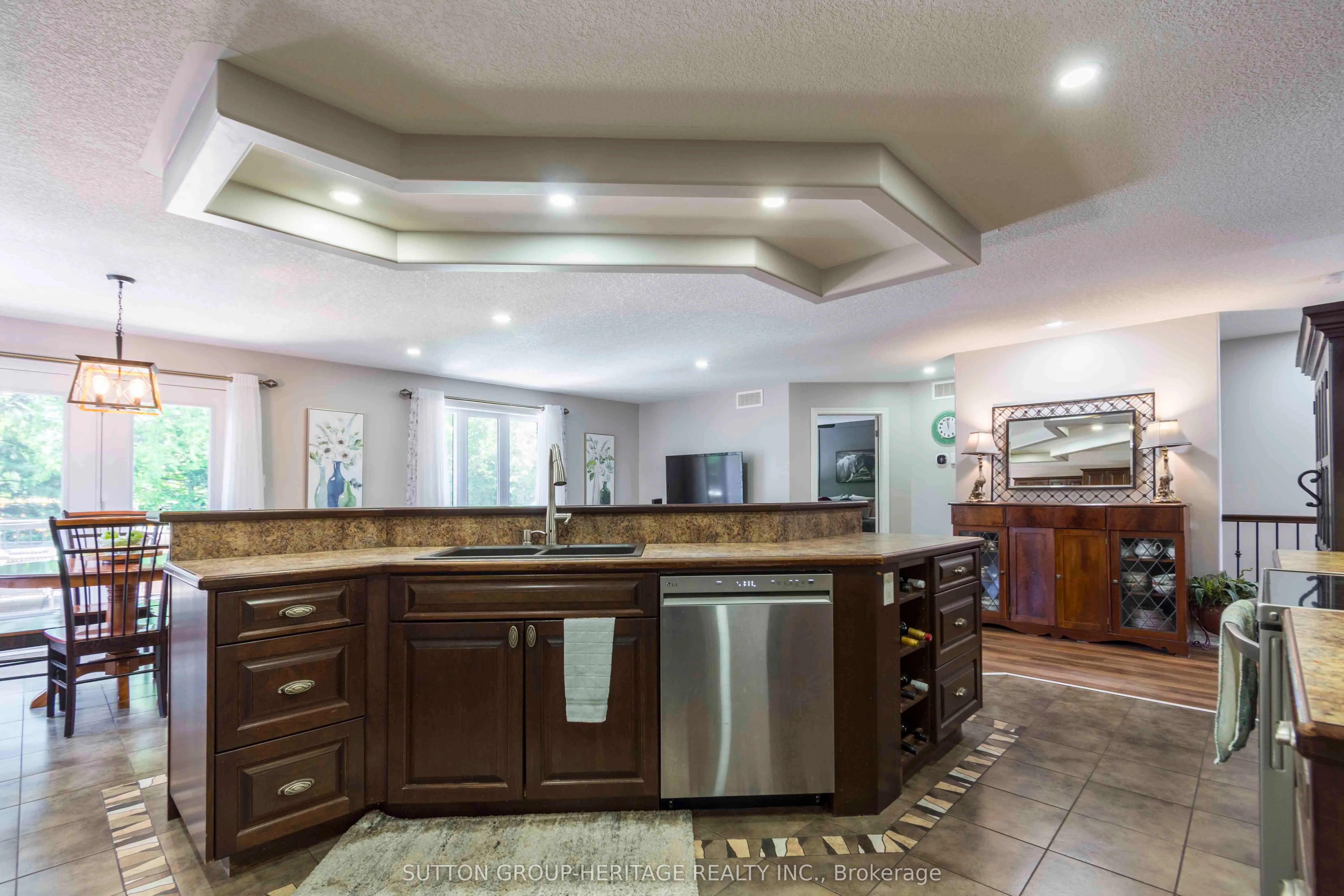 39 Lakewood Crescent