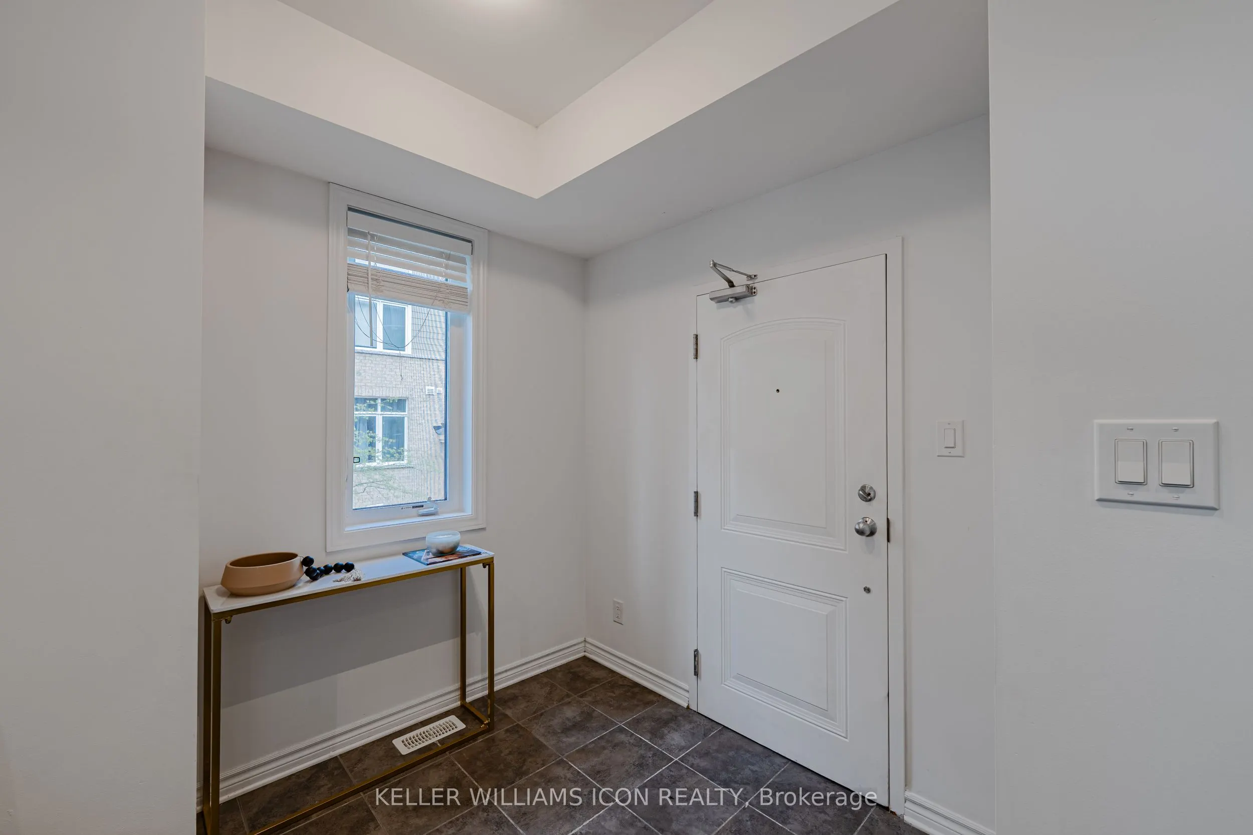 306 Everest Private, #D
