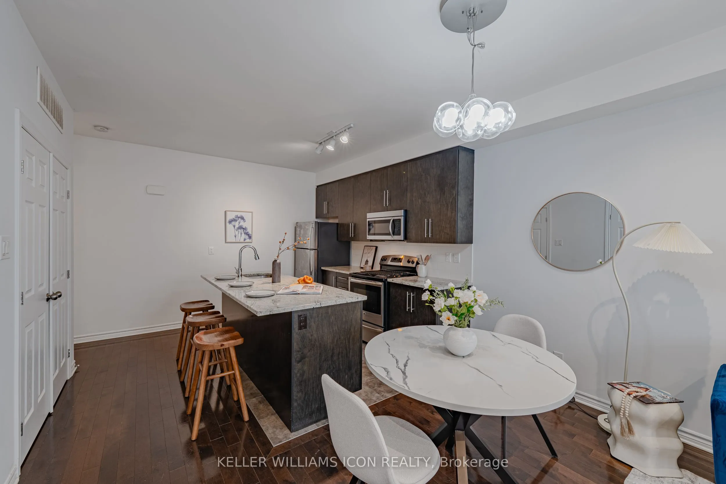 306 Everest Private, #D