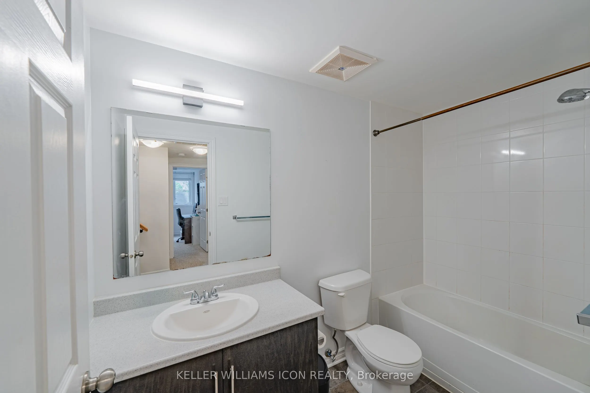 306 Everest Private, #D