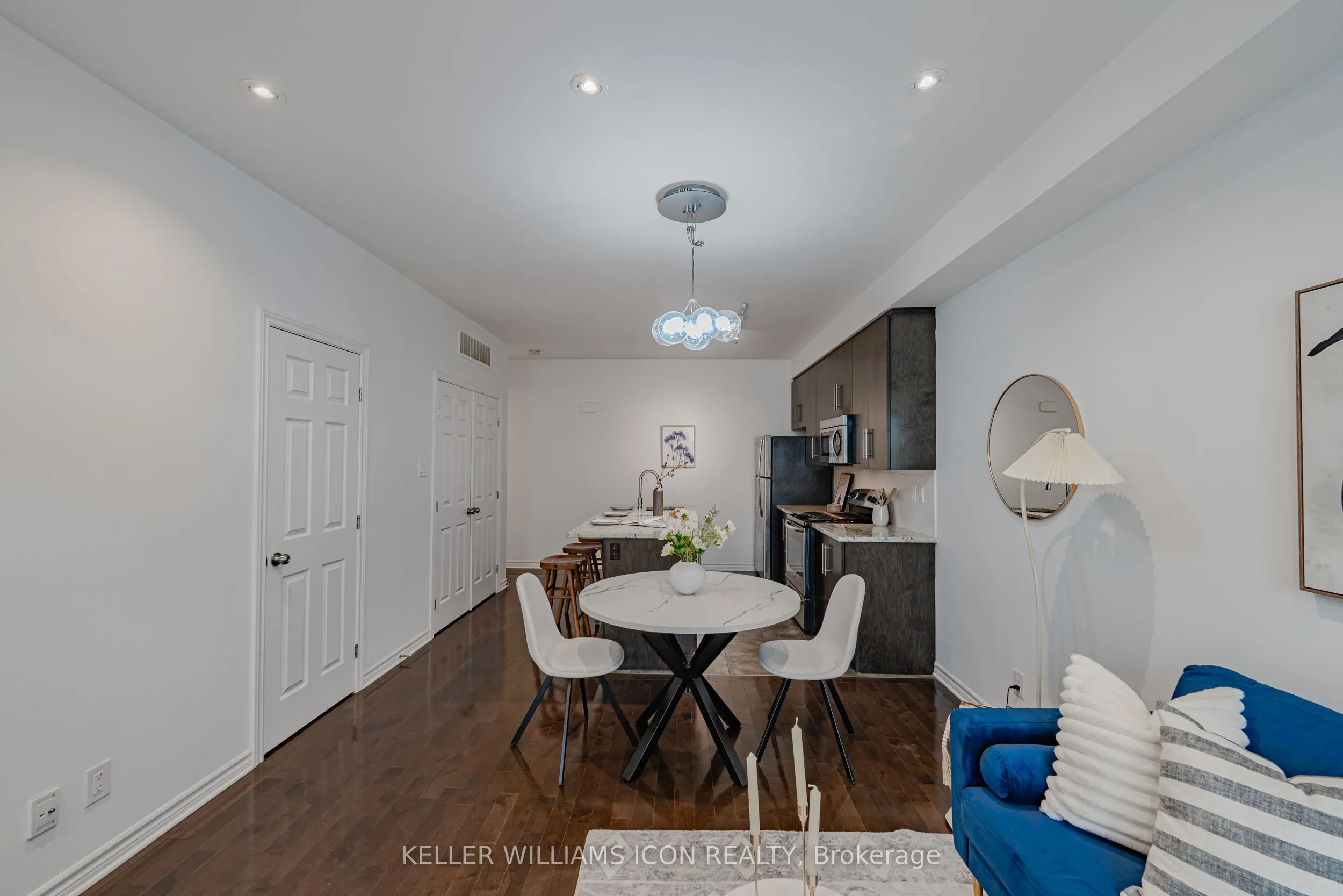 306 Everest Private, #D