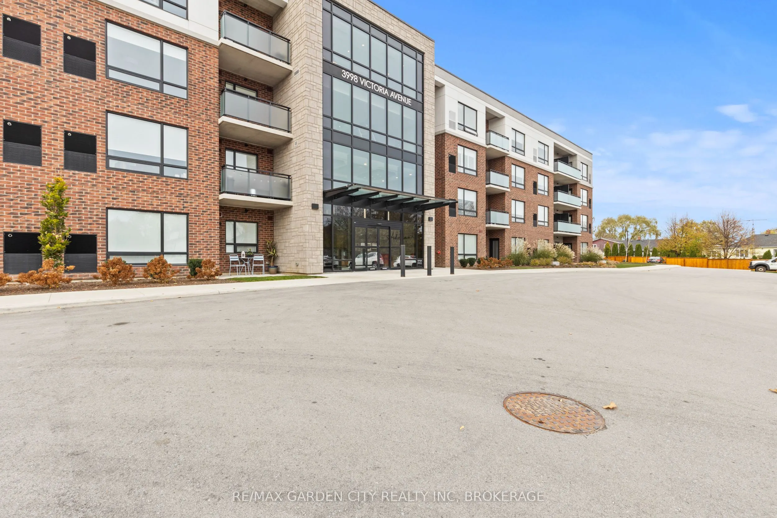 3998 Victoria Avenue, #305