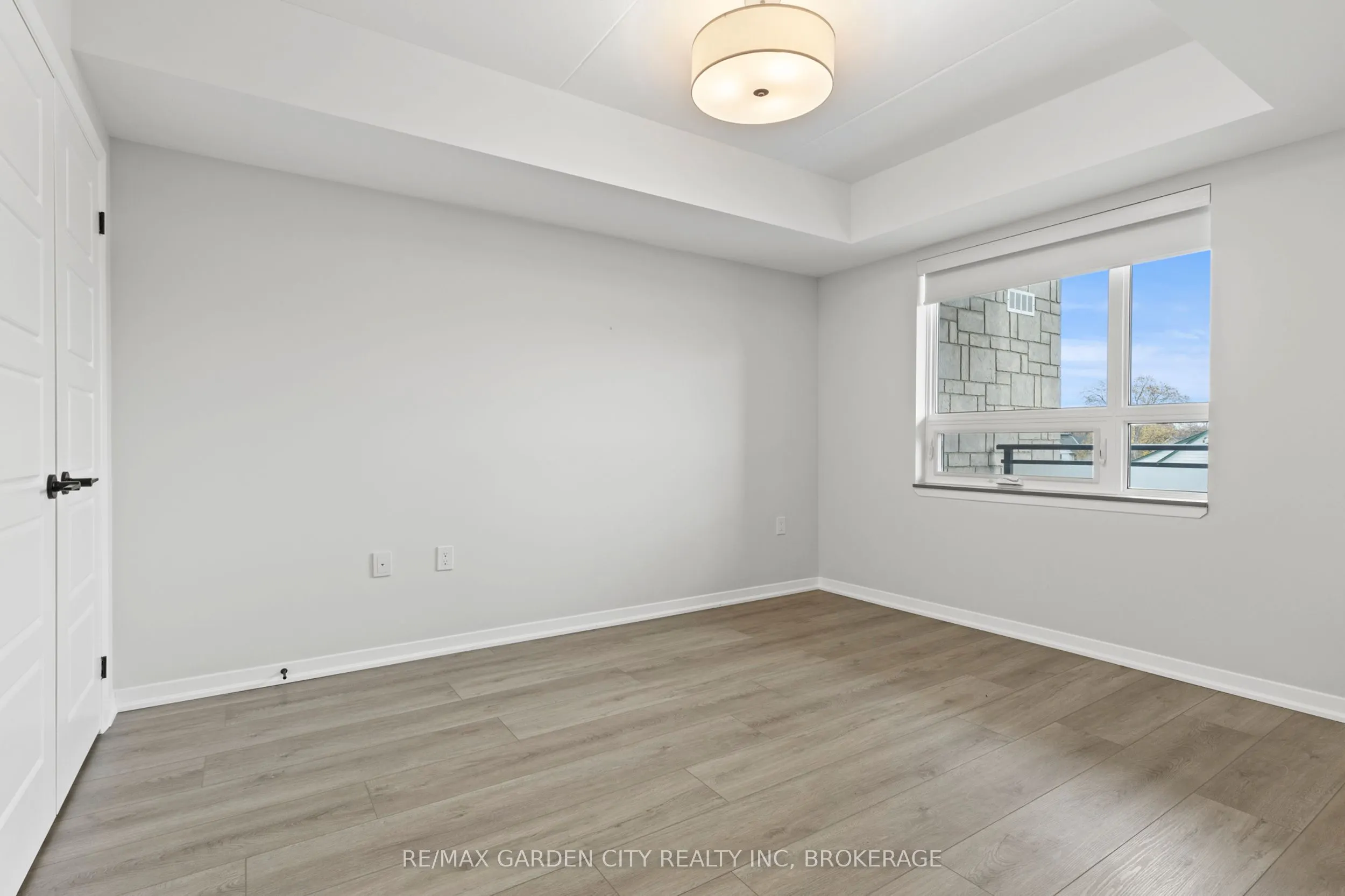 3998 Victoria Avenue, #305
