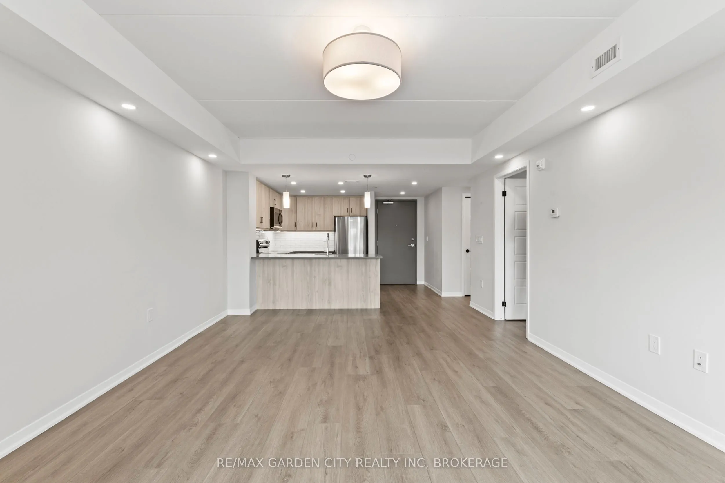 3998 Victoria Avenue, #305