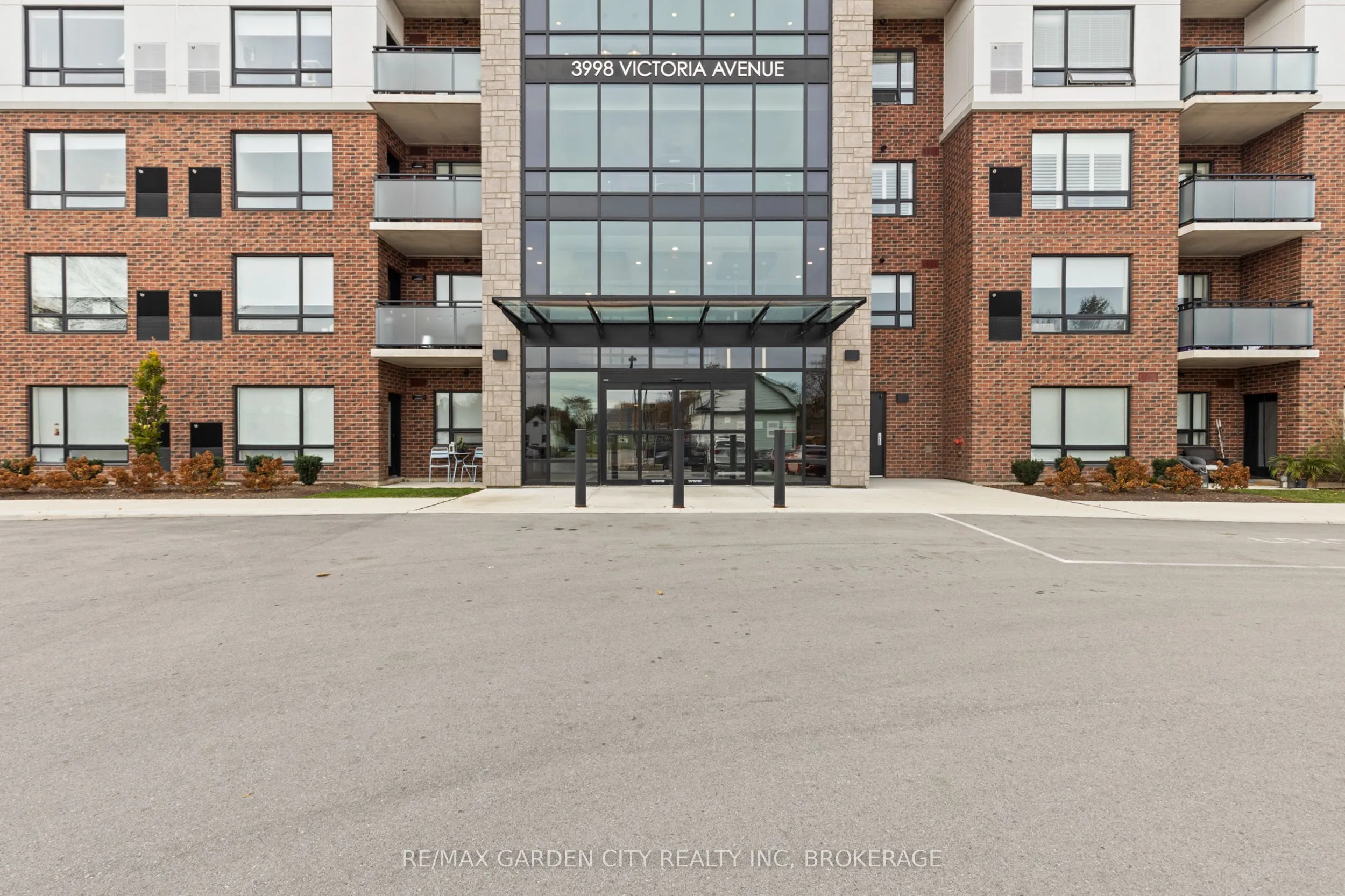 3998 Victoria Avenue, #305