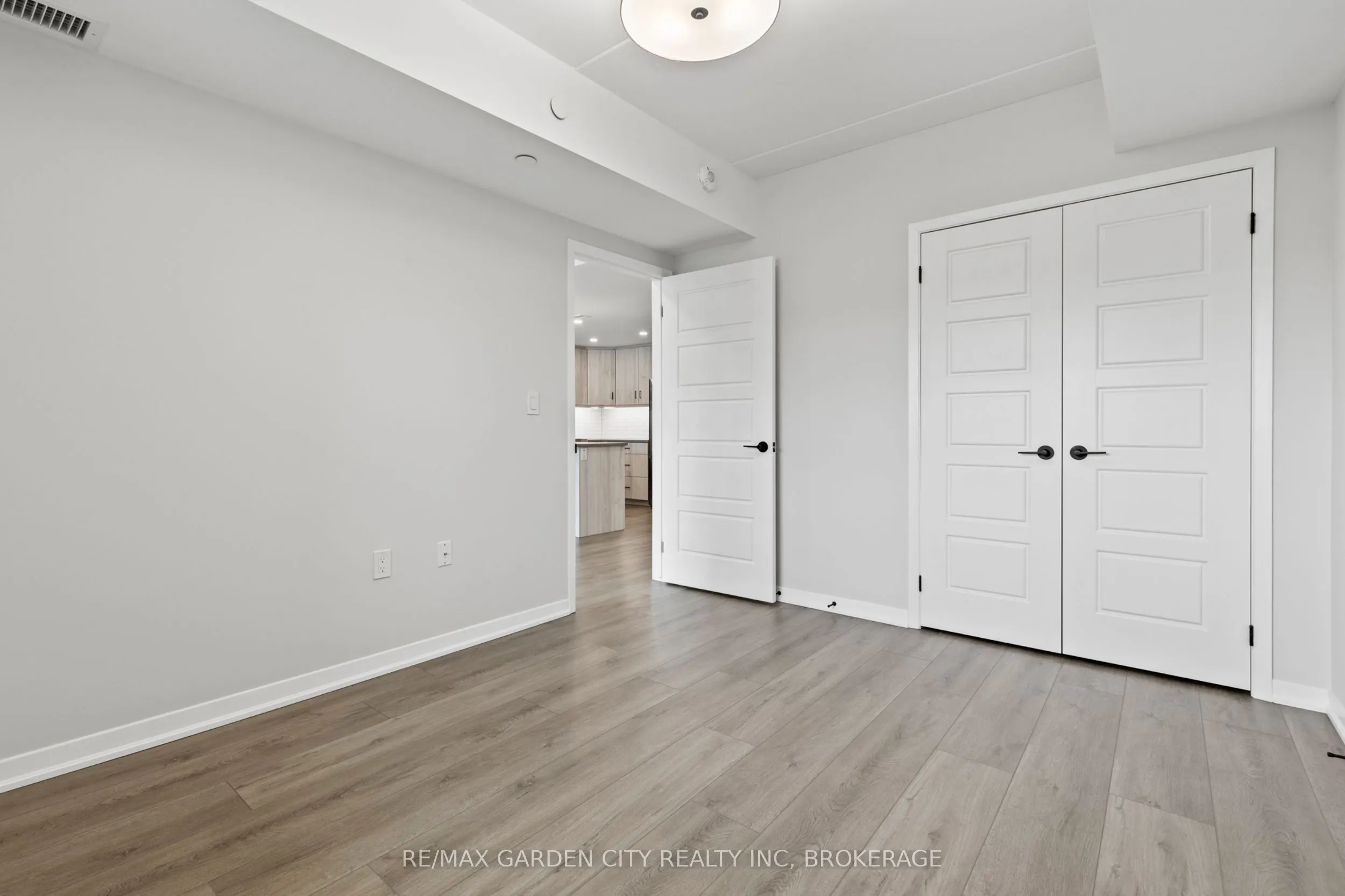 3998 Victoria Avenue, #305