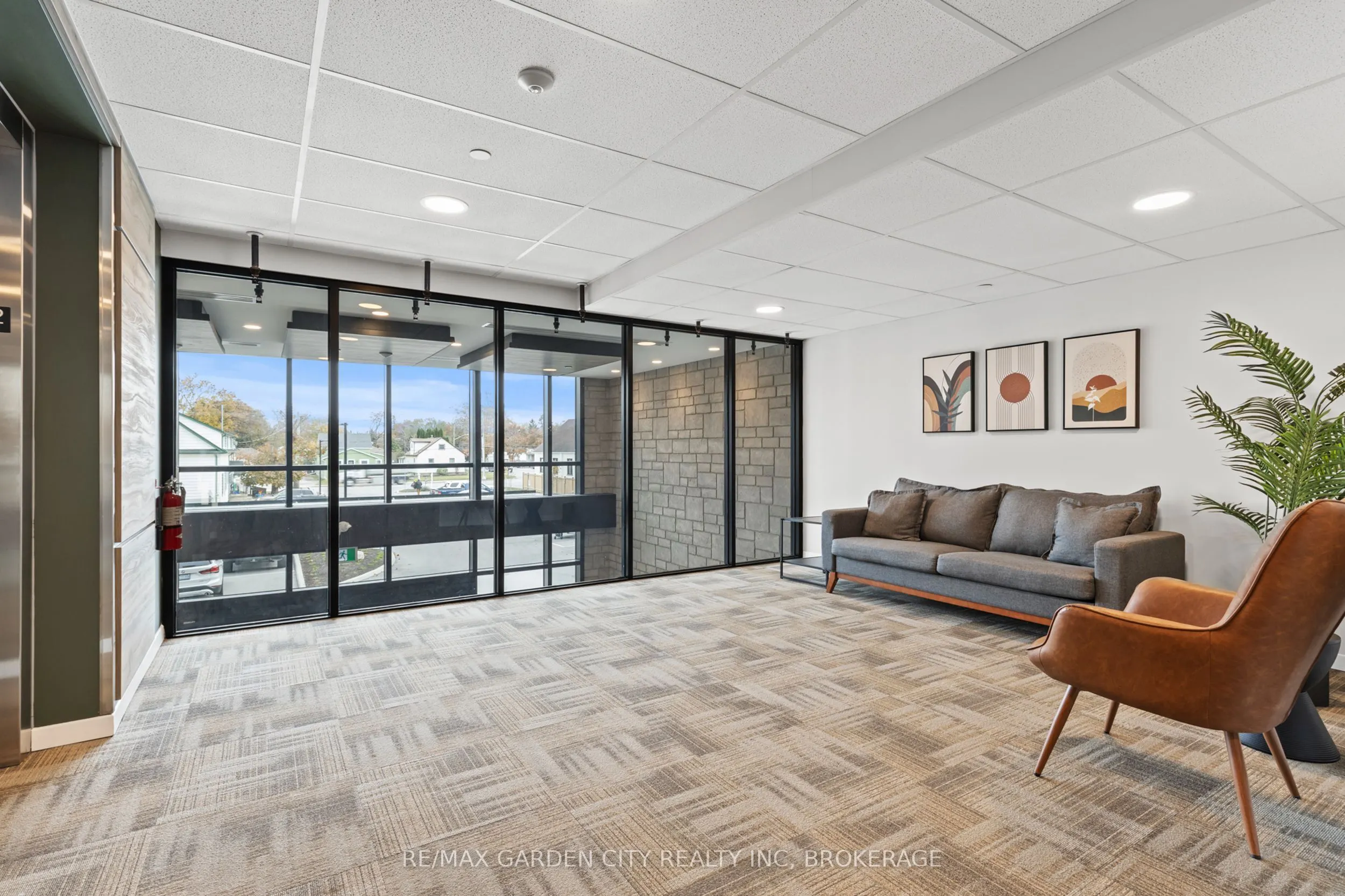 3998 Victoria Avenue, #305