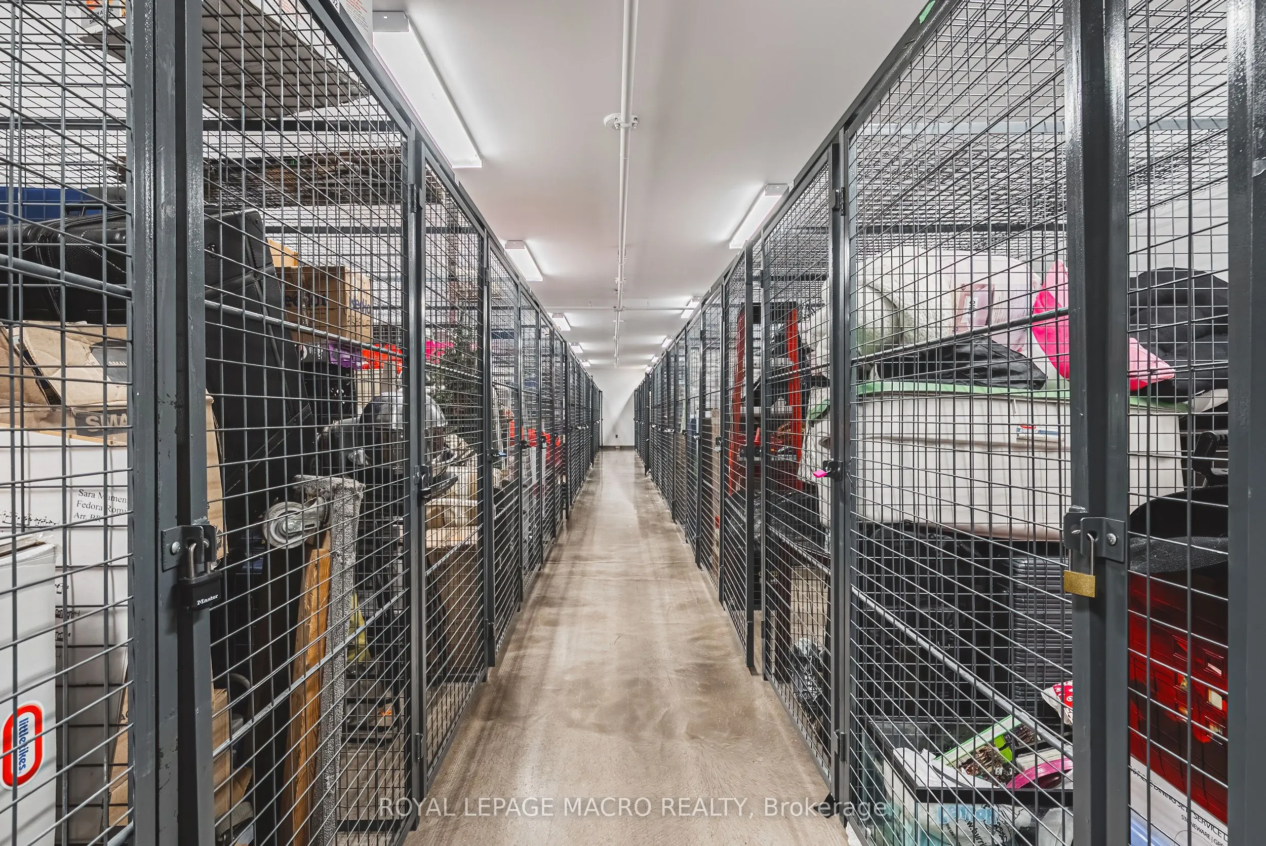 450 Dundas Street E, #902
