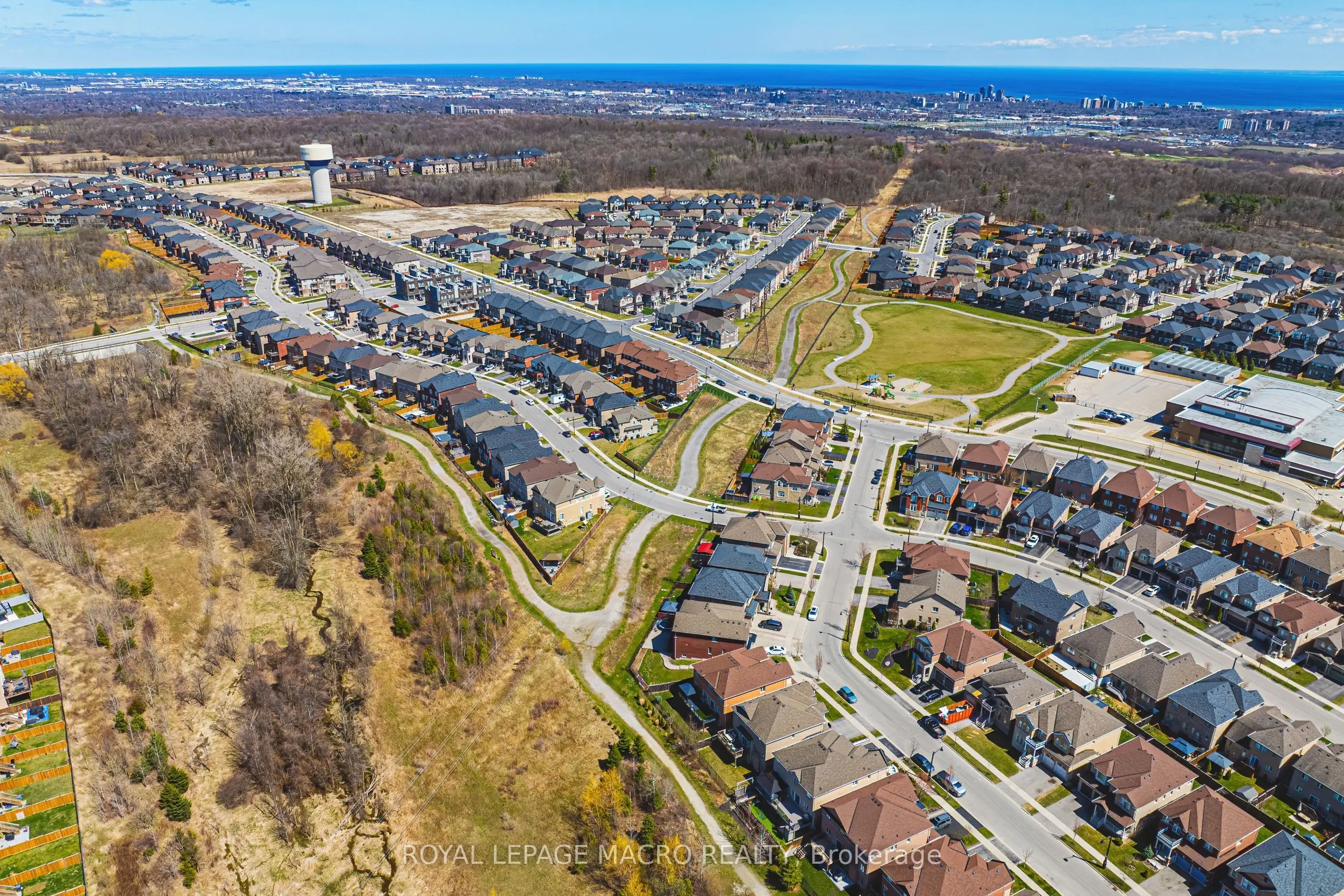 450 Dundas Street E, #902