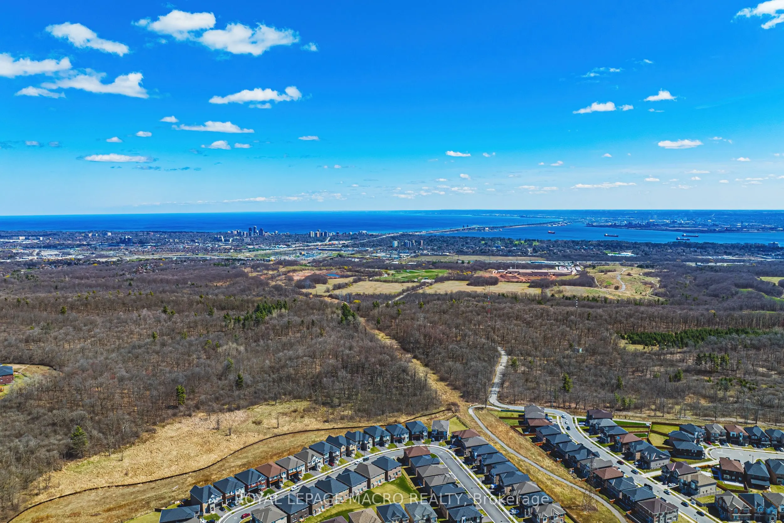 450 Dundas Street E, #902