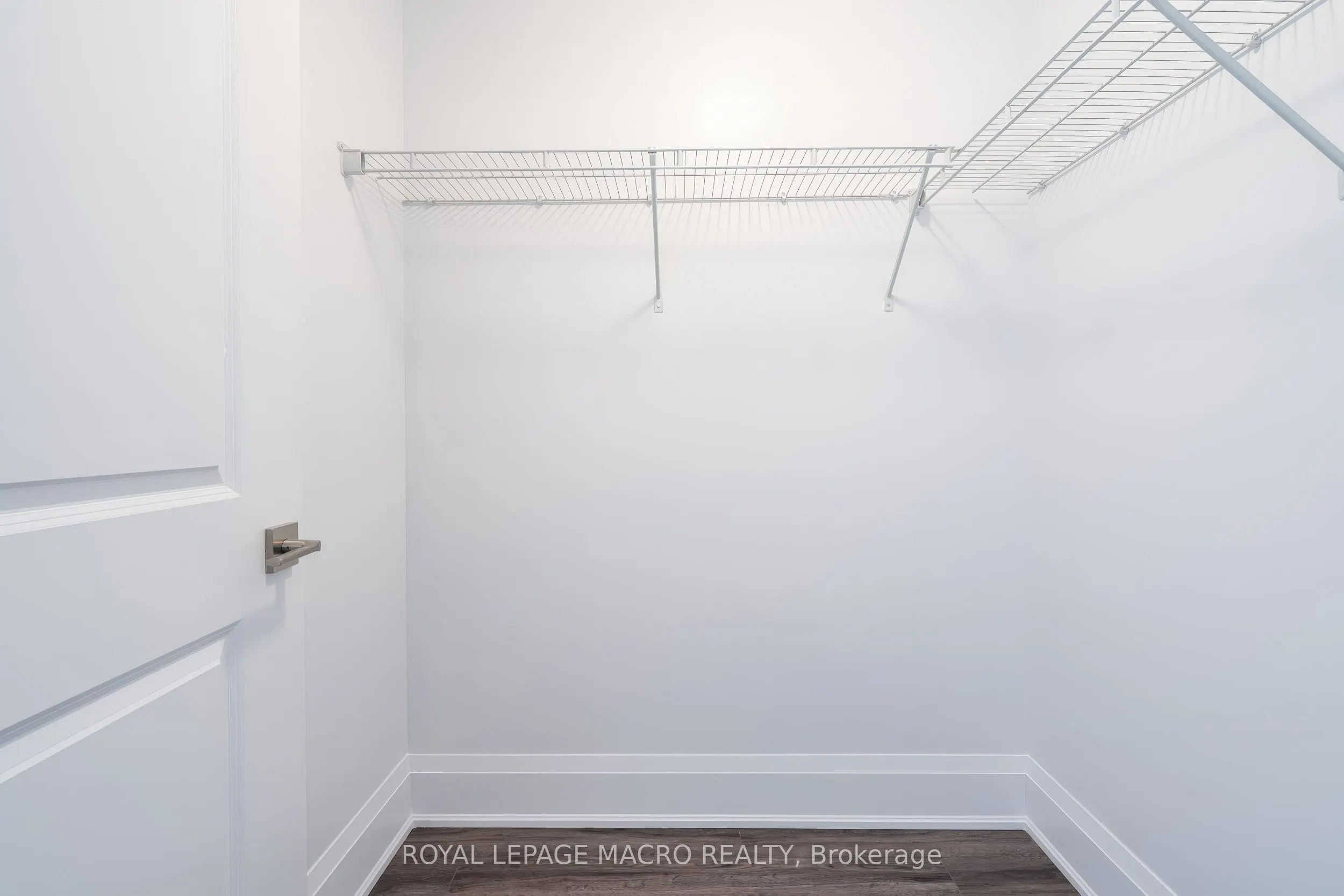 450 Dundas Street E, #902