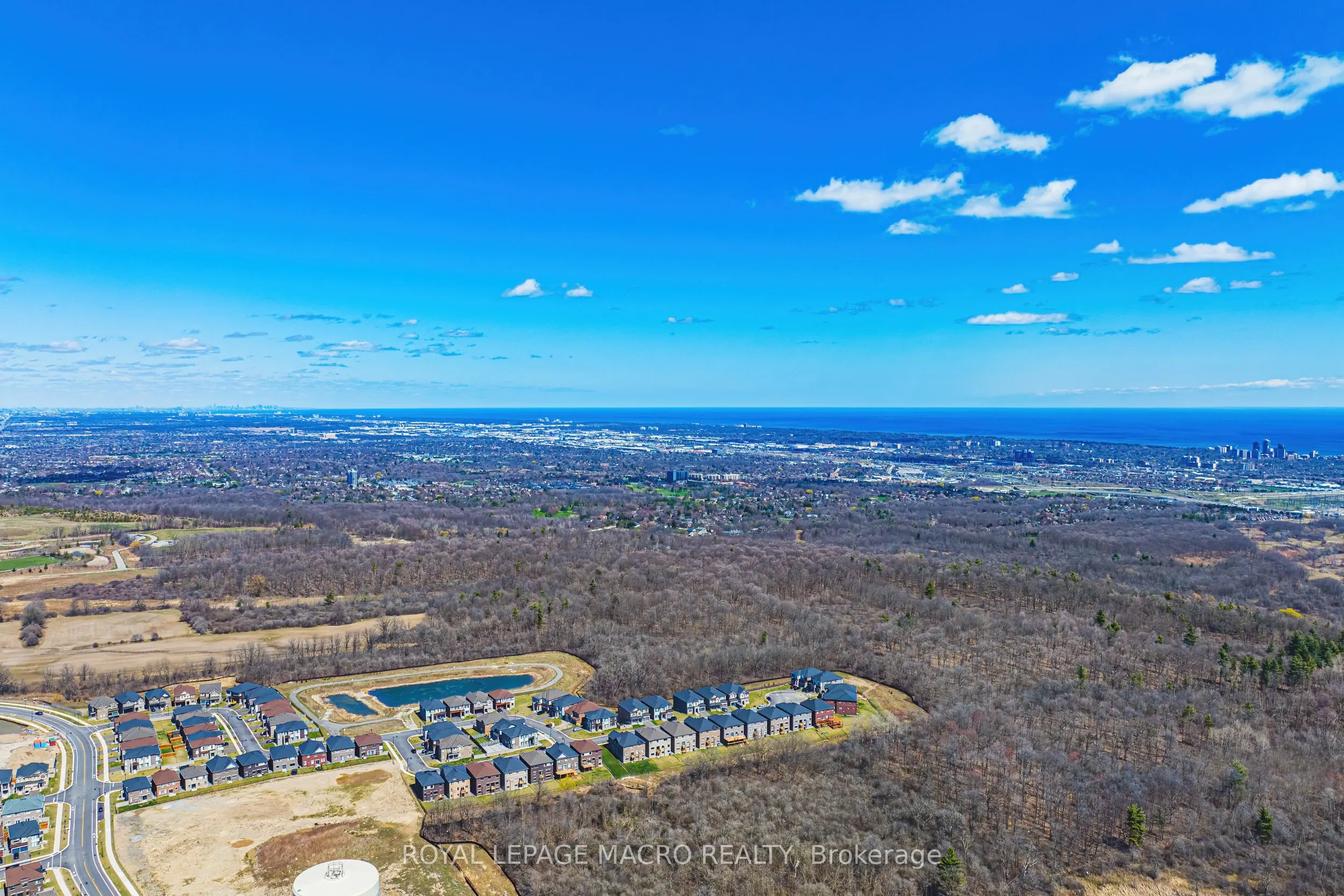 450 Dundas Street E, #902