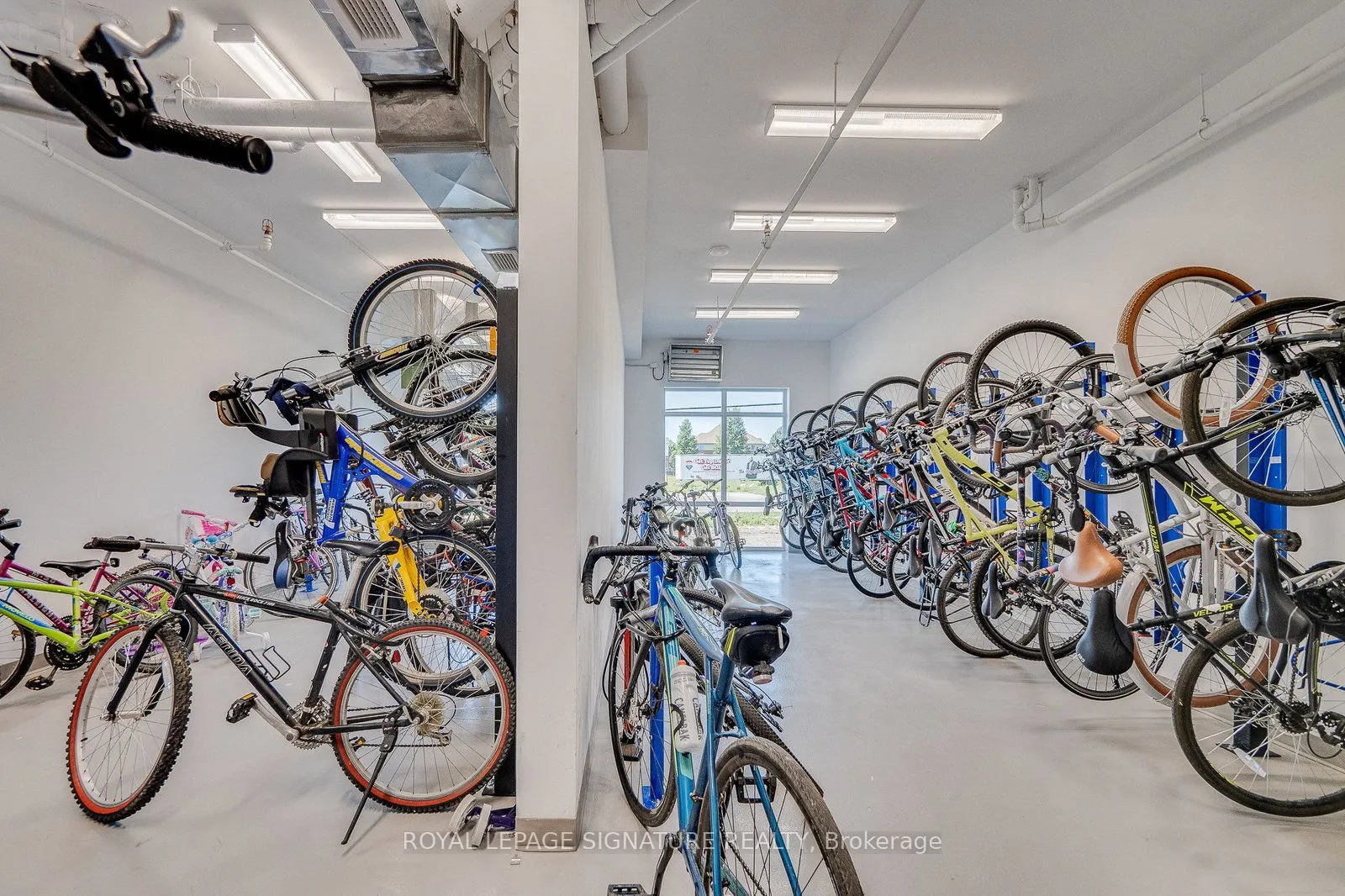 450 Dundas Street E, #804