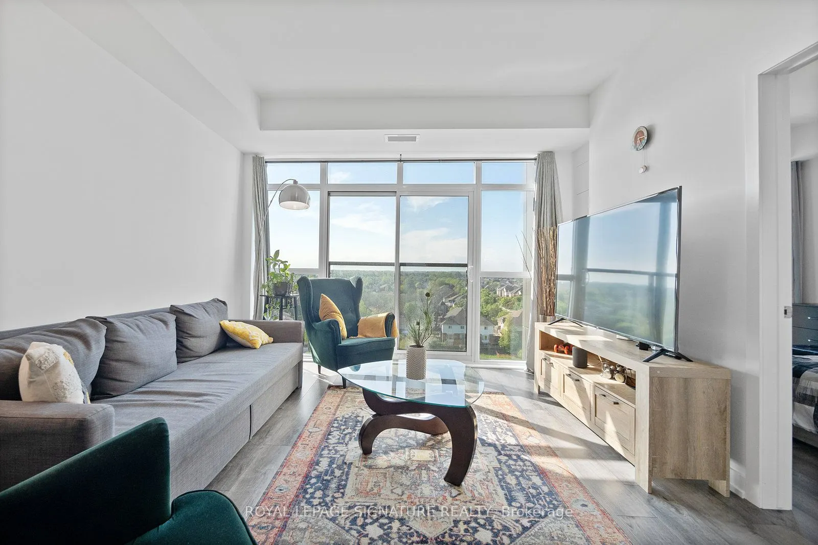450 Dundas Street E, #804