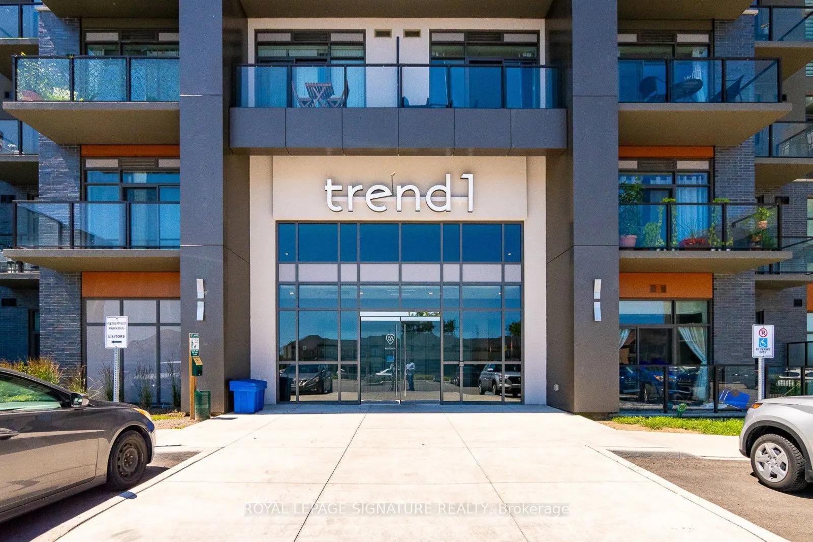 450 Dundas Street E, #804