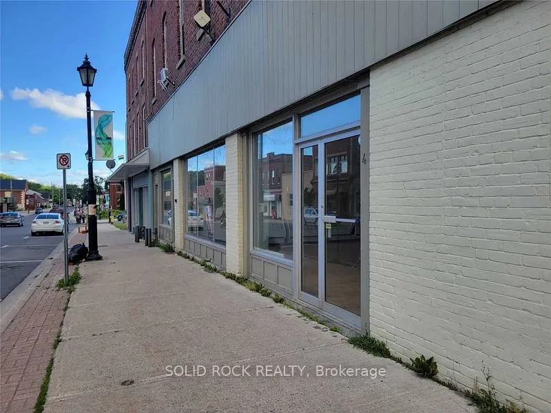 6 Front Street N